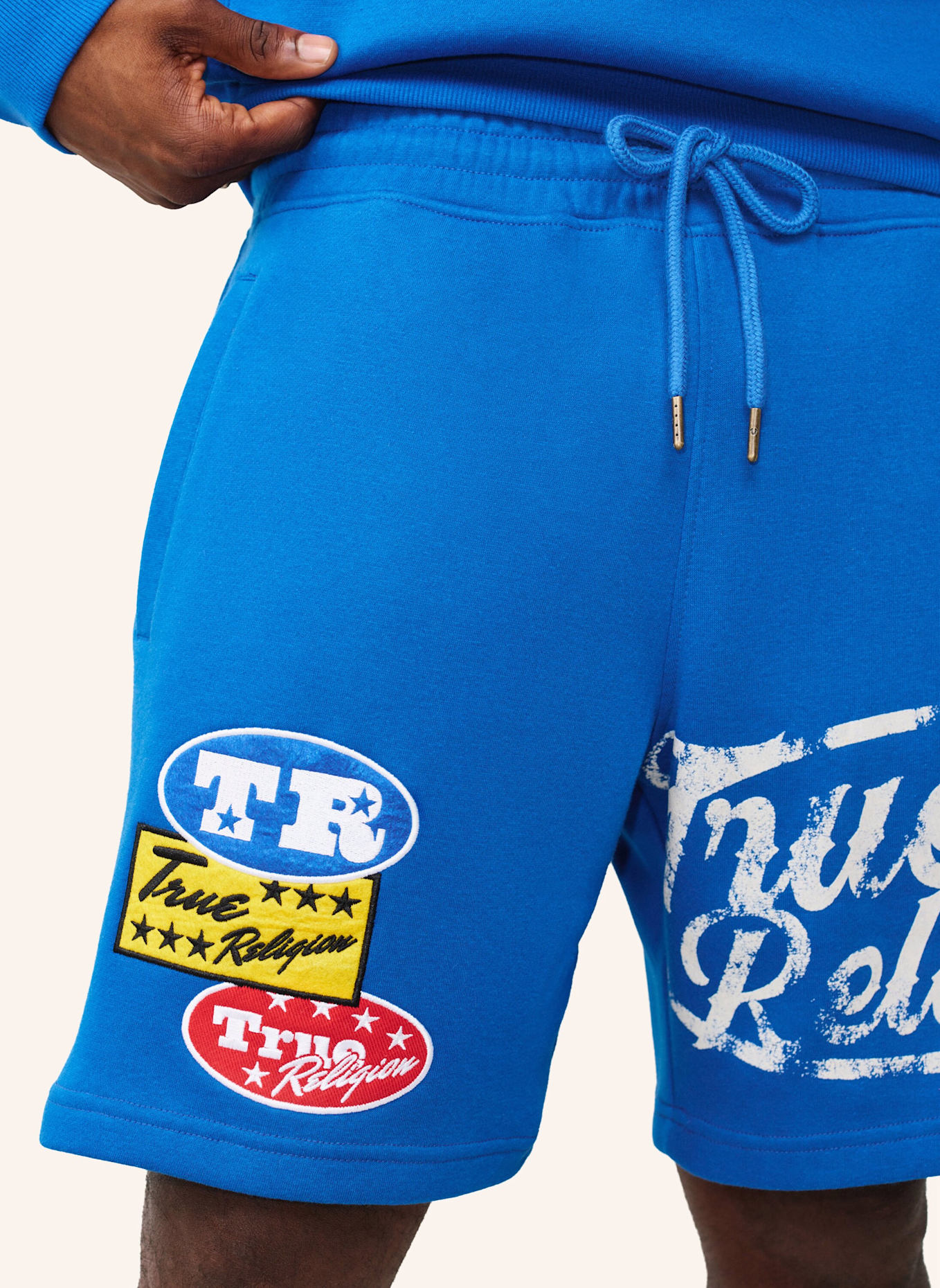 TRUE RELIGION Sweatshorts LOGO PATCH: BLAU