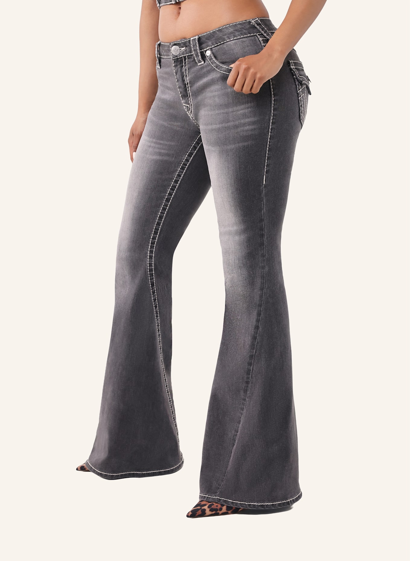 TRUE RELIGION Flared-Jeans: SCHWARZ