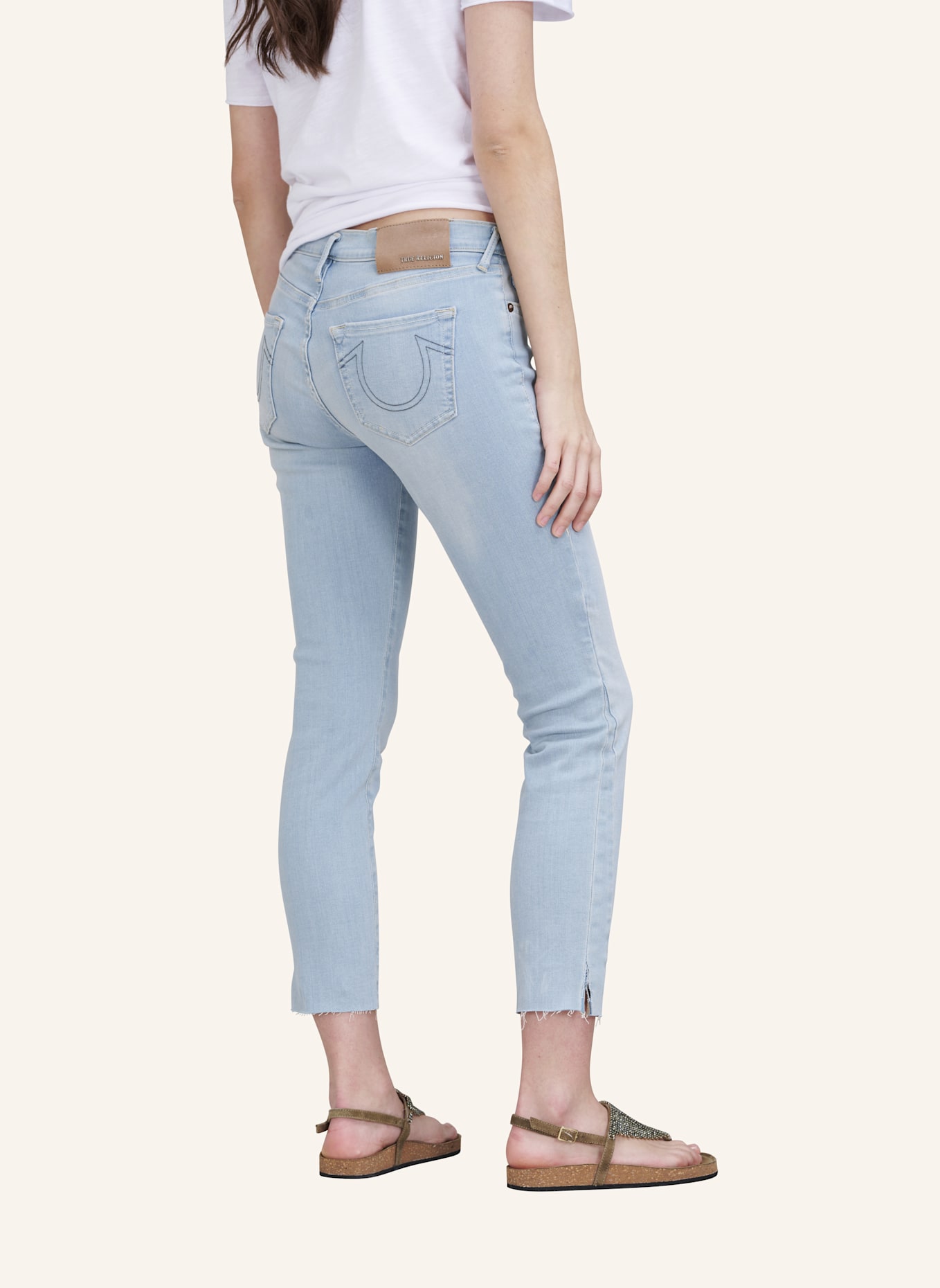 TRUE RELIGION Jeans HALLE Crop Slit: HELLBLAU/ HELLGRAU