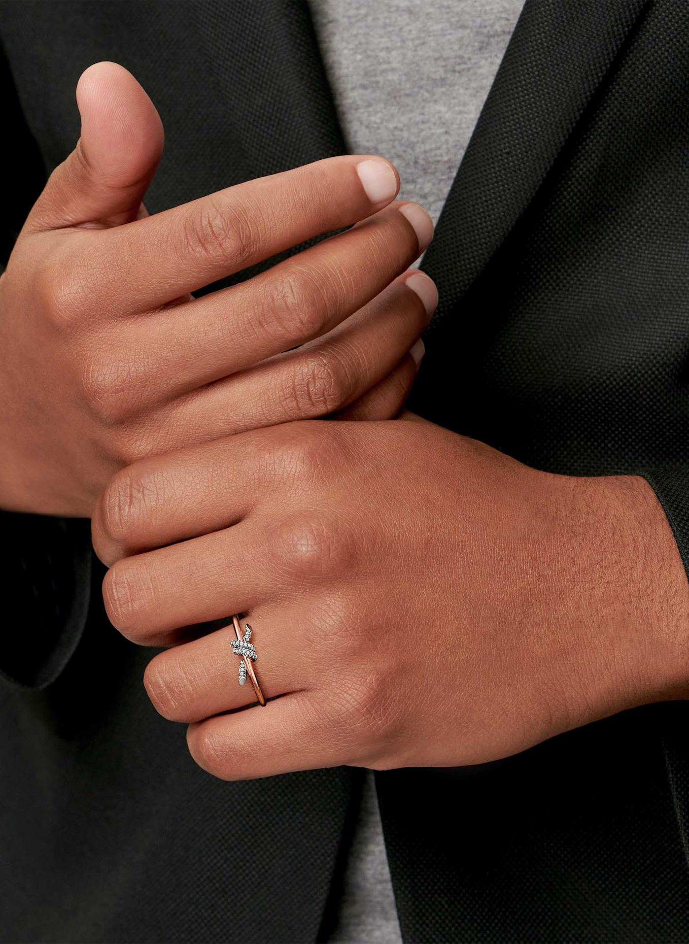 TIFFANY & Co. Ring TIFFANY KNOT aus 18 Karat Roségold und Platin mit Diamanten: ROSÉGOLD/ SILBER