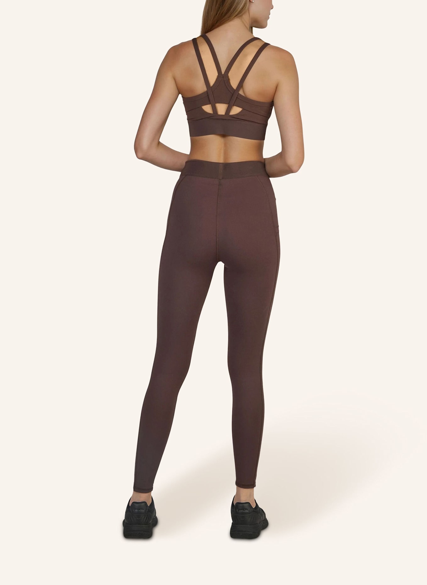 Fabletics Sport-BH PRINCIPAL LONGLINE MEDIUM IMPACT: BRAUN/ SCHWARZ