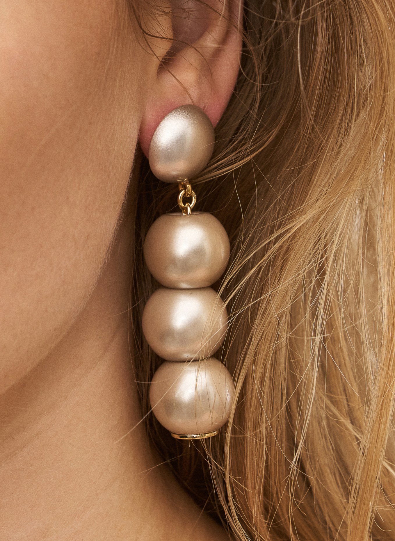 VANESSA BARONI Ohrhänger SMALL BEADS EARRING CHAMPAGNER PEARL by GLAMBOU, Farbe: GOLD (Bild 2)
