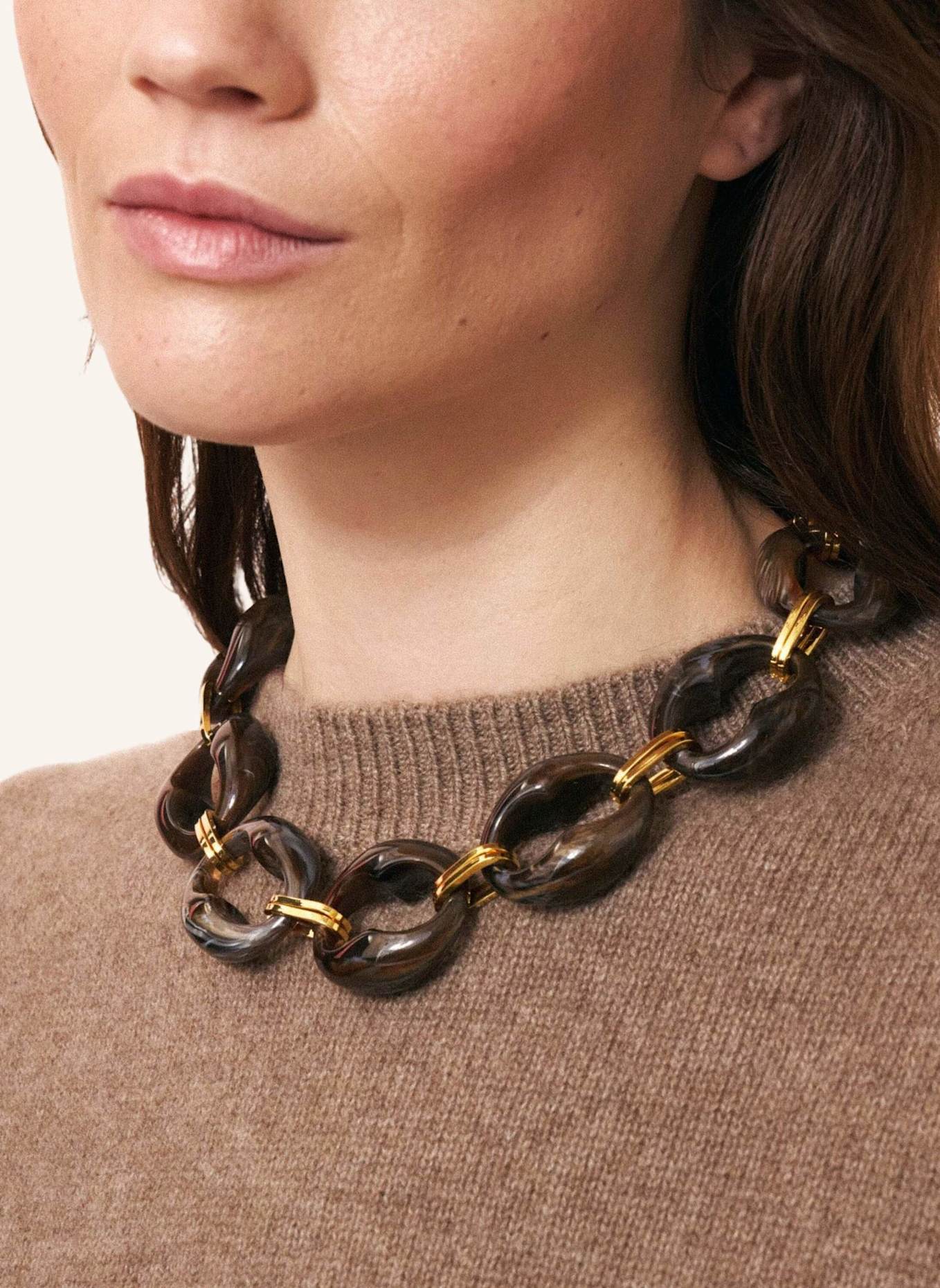 VANESSA BARONI Halskette TURTLE NECKLACE DARK BROWN MARBLE by GLAMBOU, Farbe: GOLD (Bild 2)