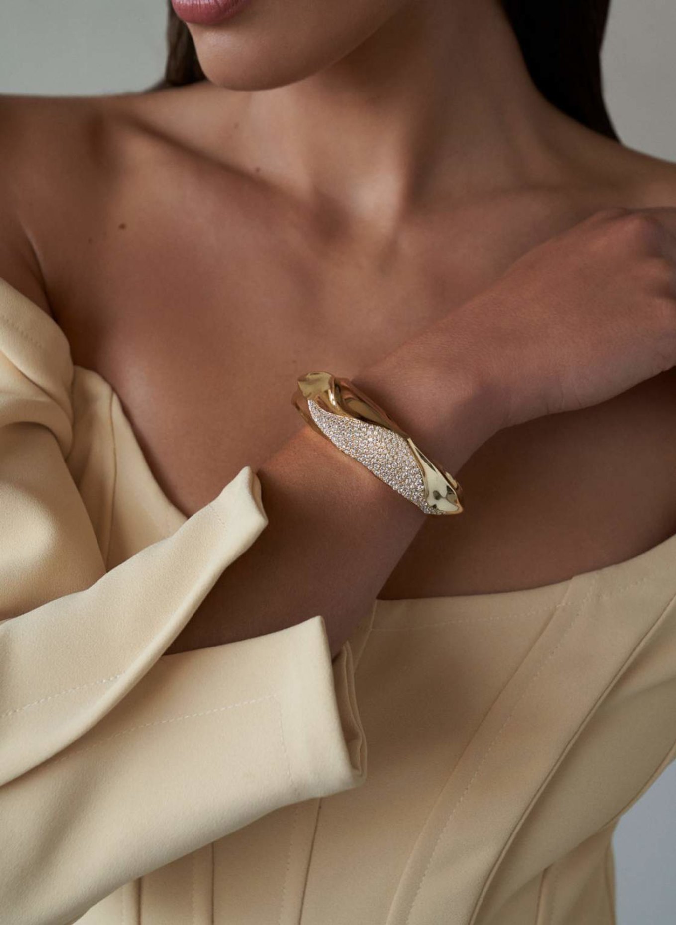 Lili Claspe Armband ELORA CUFF by GLAMBOU: GOLD