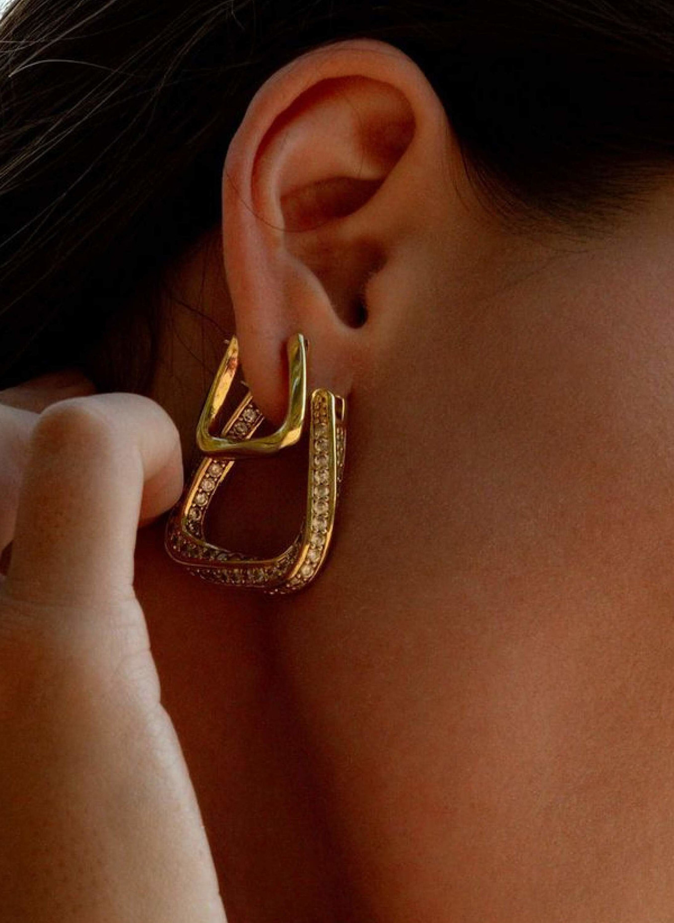 CRYSTAL HAZE Ohrhänger TRINITY HOOPS PAVE by GLAMBOU: GOLD