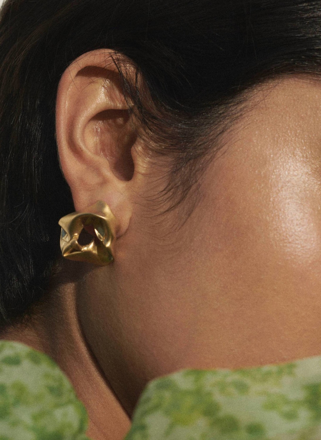 Completedworks Ohrstecker NOTSOBIG SCRUNCH by GLAMBOU: GOLD