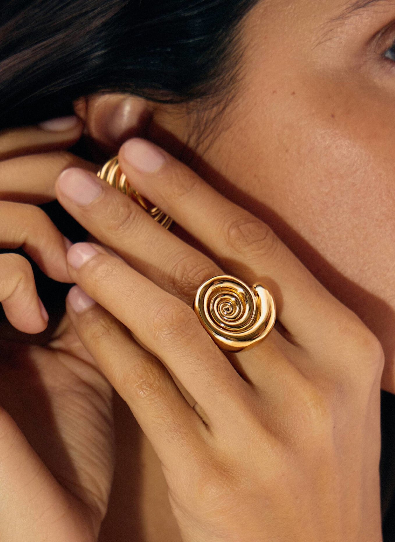 MISSOMA Ringe SPIRAL DOME STATEMENT RING by GLAMBOU: GOLD