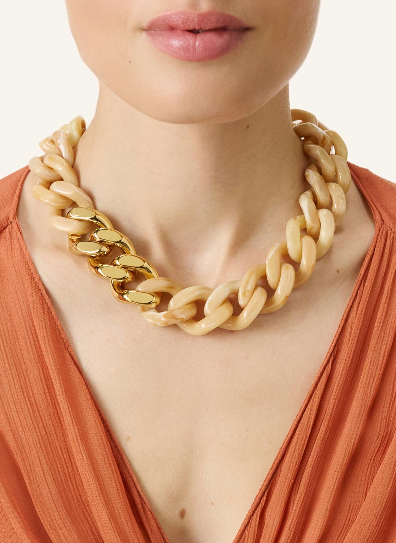 VANESSA BARONI Halsketten FLAT CHAIN NECKLACE WITH GOLD CREME BRULEE MARBLE by GLAMBOU: GOLD