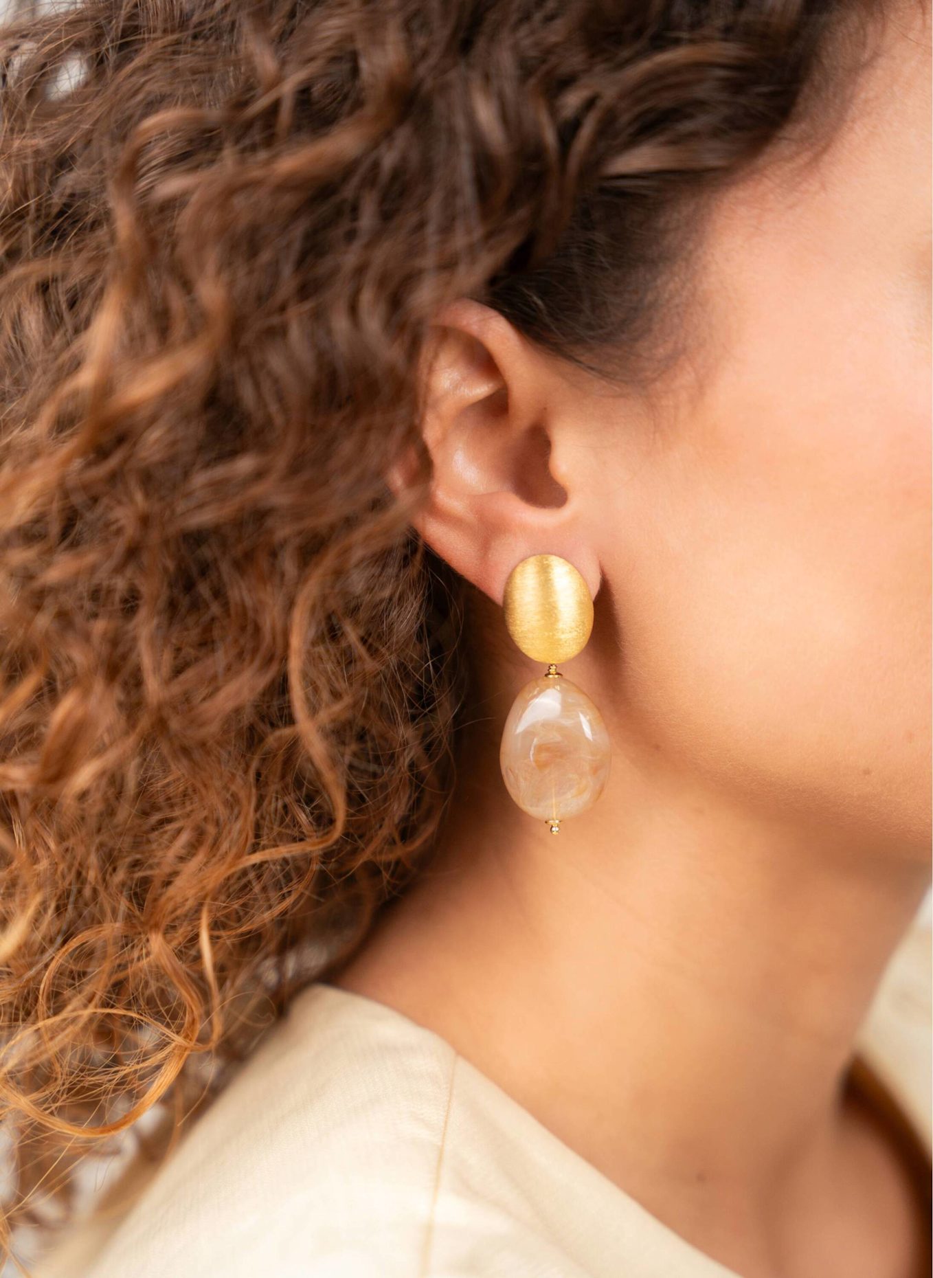 LOTT.gioielli Ohrringe AMBER SQUEEZED DROP NATUREL MIX by GLAMBOU: GOLD