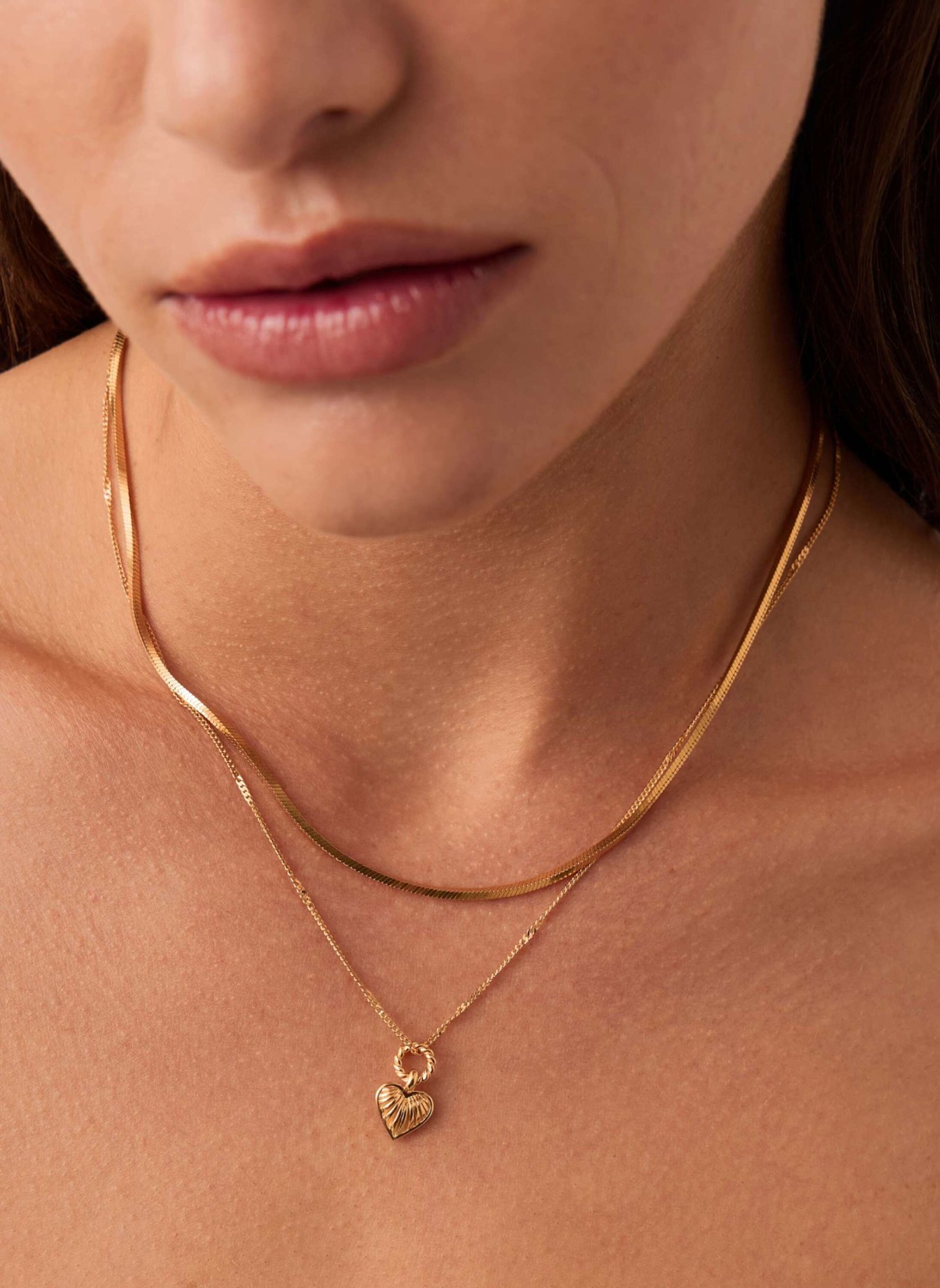 MISSOMA Halskette MINI RIDGE HEART NECKLACE by GLAMBOU: GOLD