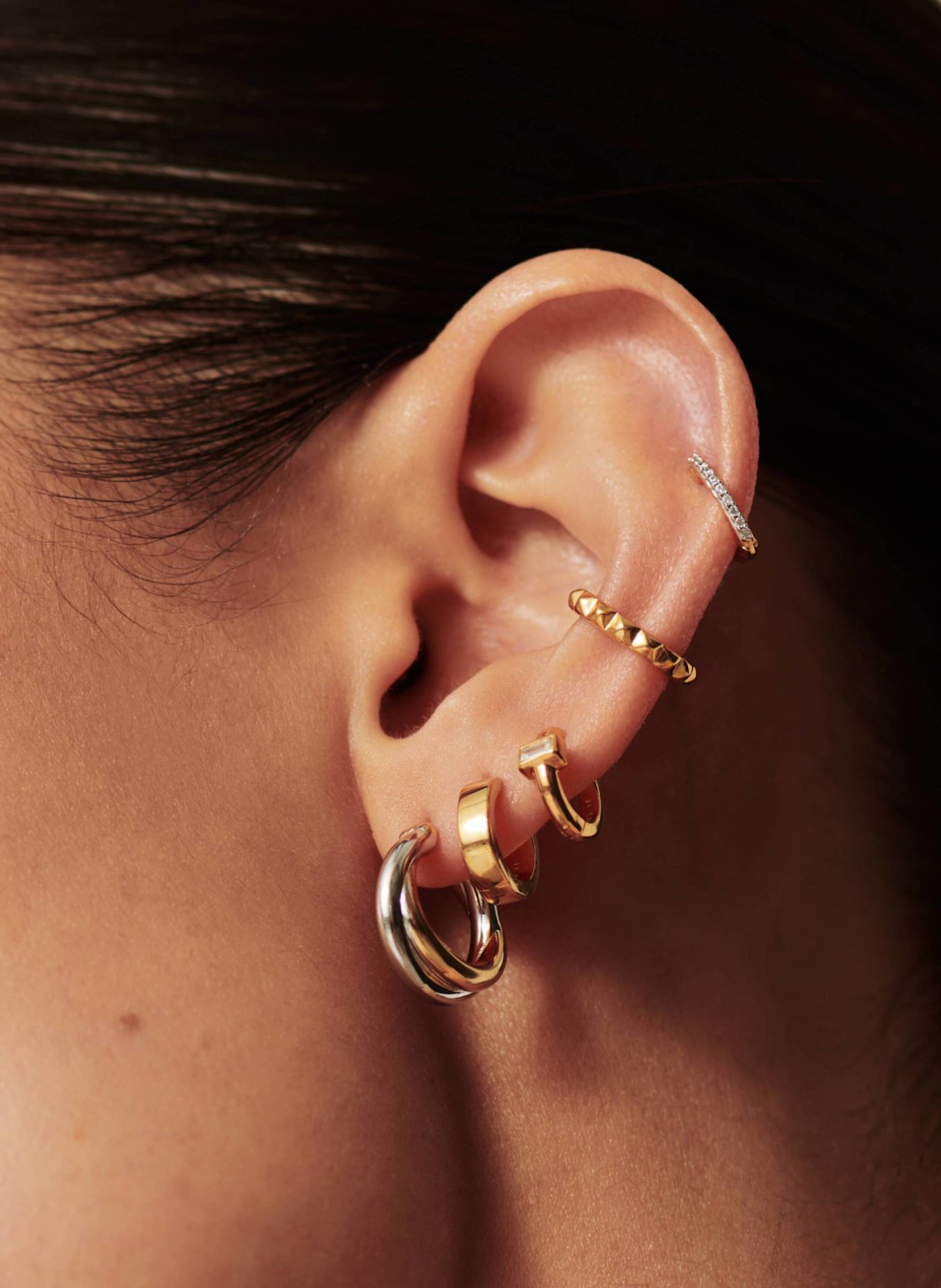 MISSOMA Creolen LUCY WILLIAMS ENTWINE SMALL HOOPS by GLAMBOU: GOLD