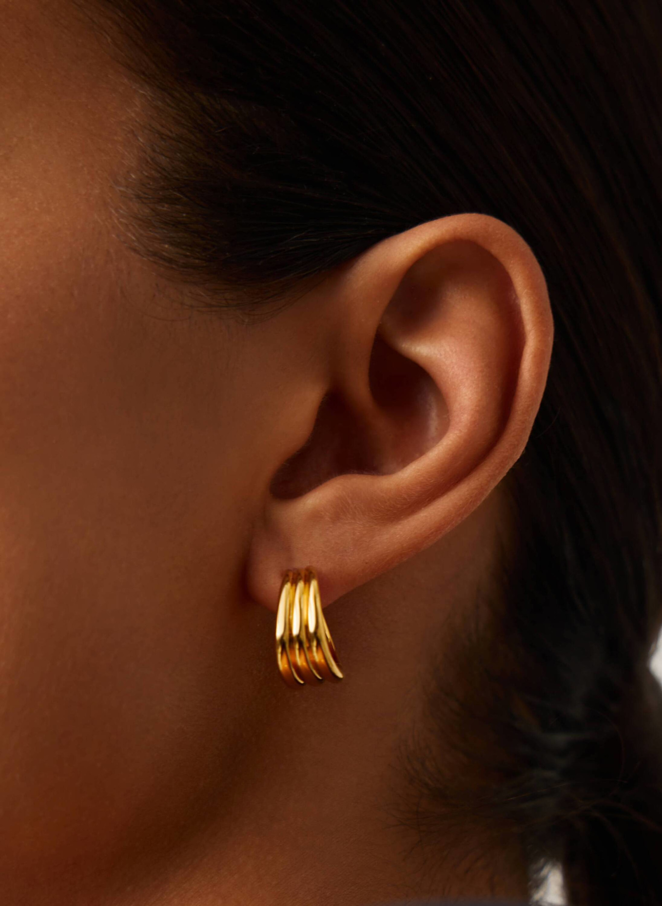 MISSOMA Creolen SAVI TRIPLE RIDGE HOOPS by GLAMBOU: GOLD