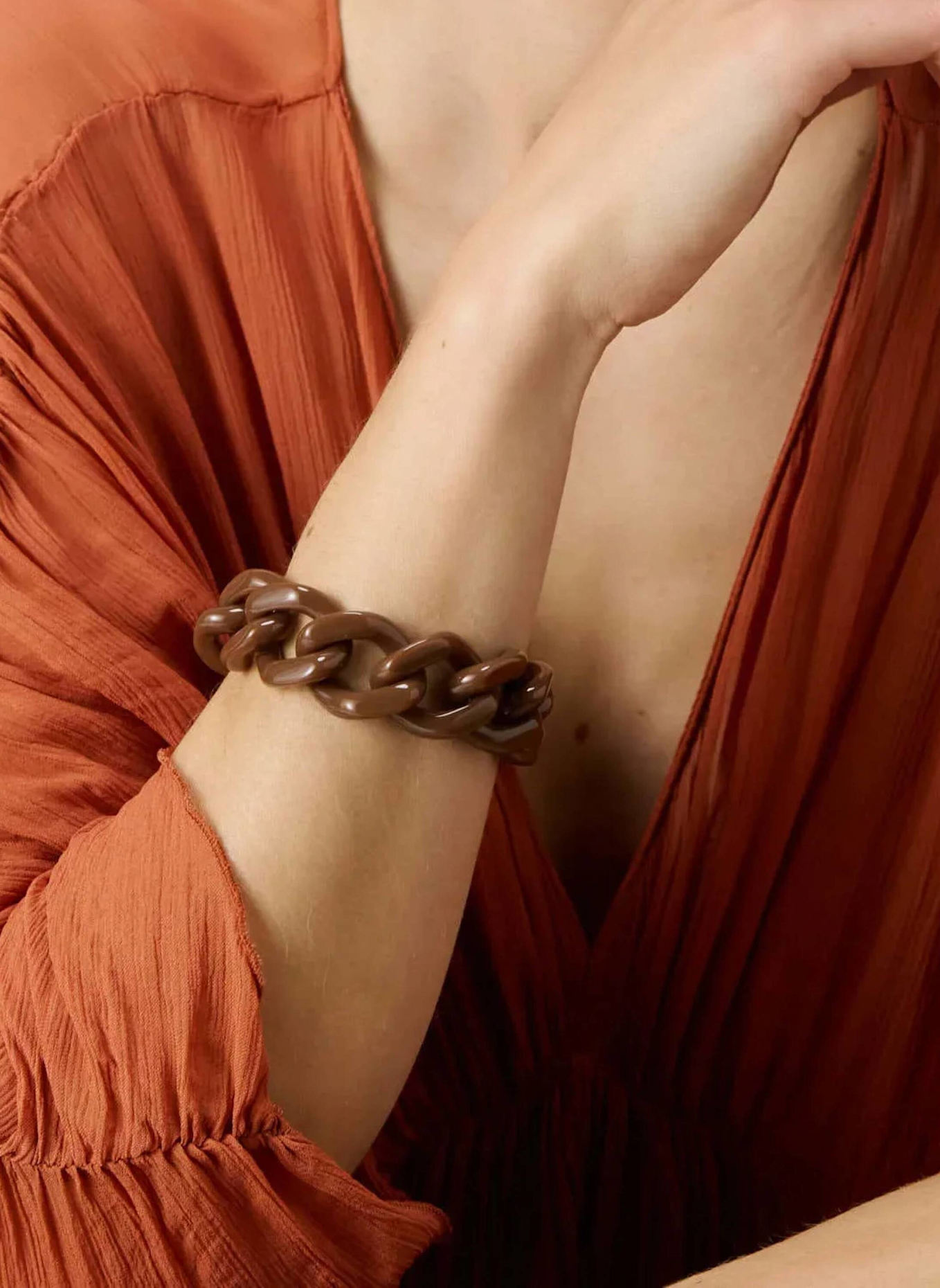 VANESSA BARONI Armband FLAT CHAIN BRACELET CHOCOLATE BROWN by GLAMBOU: GOLD