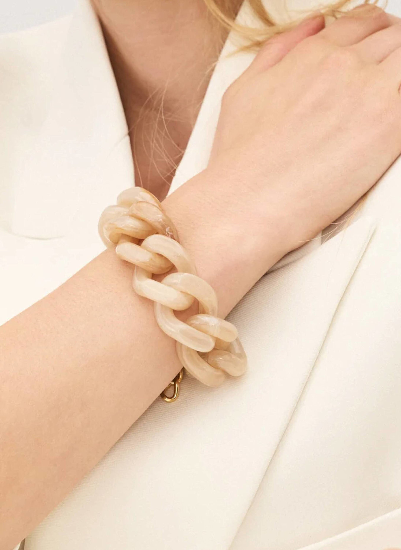VANESSA BARONI Armbänder FLAT CHAIN BRACELET HONEY MARBLE by GLAMBOU: BEIGE