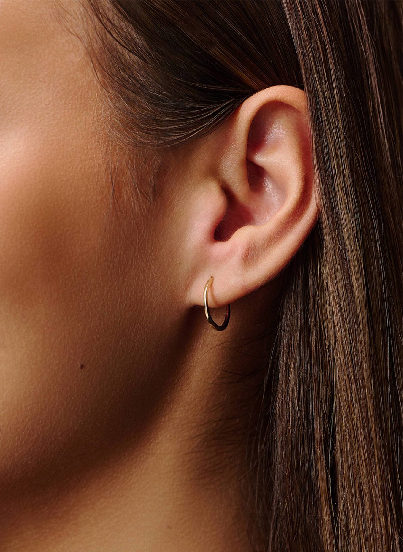 JUULS & KARATS Single Ohrring SOLID HUGGIE 003 by GLAMBOU: GOLD