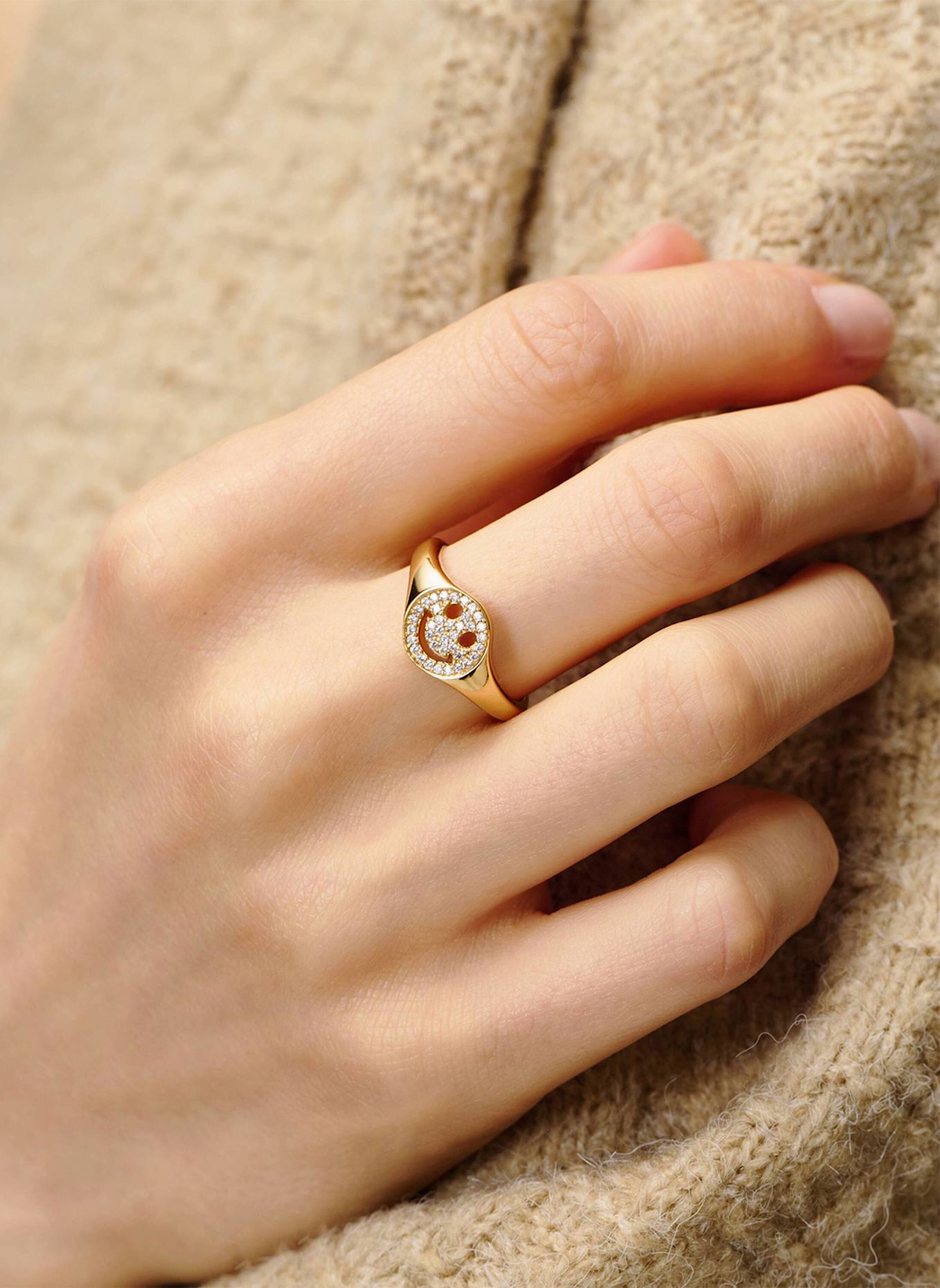OHH LUILU Ring SMILEY RING by GLAMBOU: GOLD
