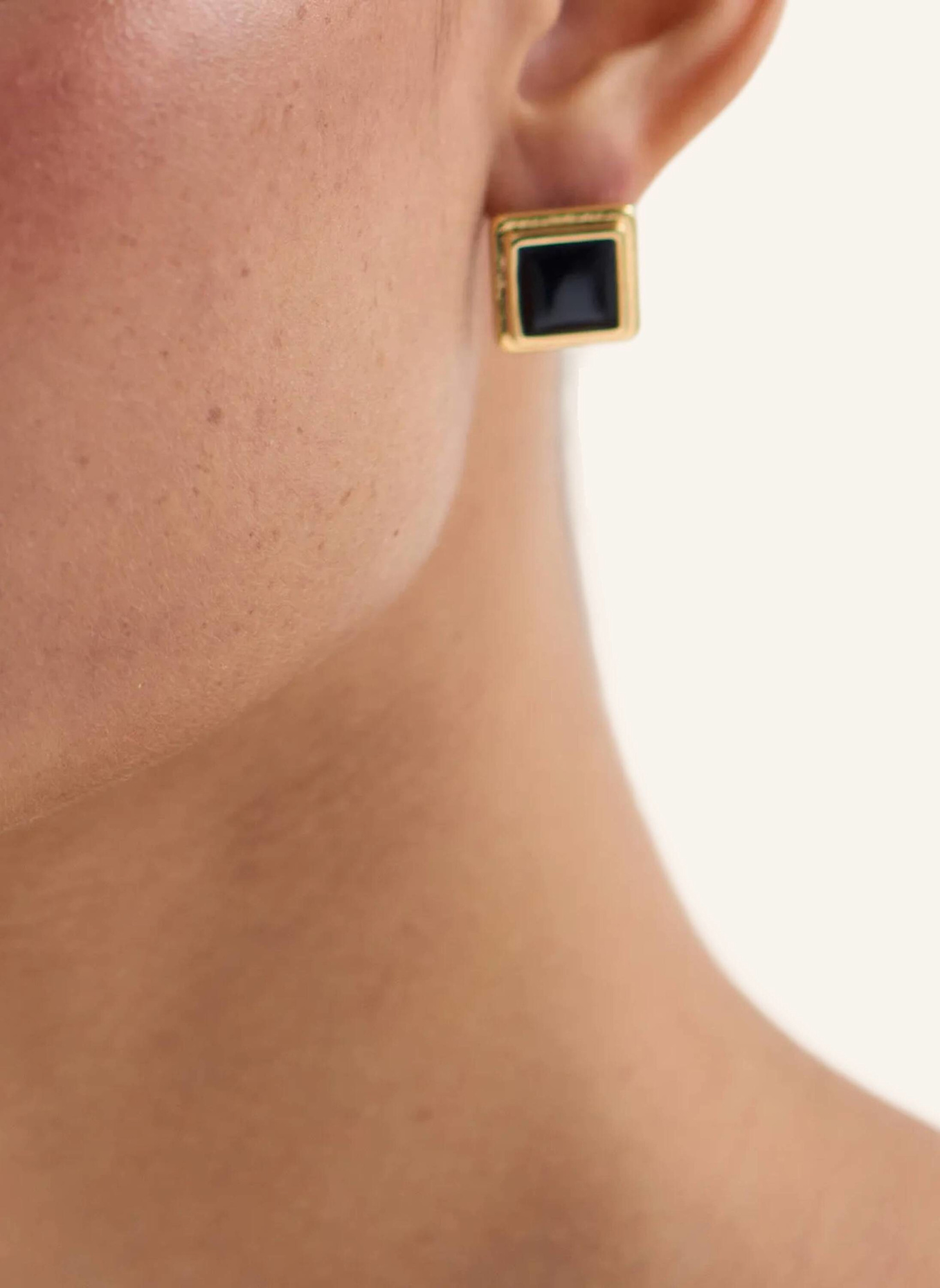 HEAVEN MAYHEM Ohrstecker ARCHER GOLD AND BLACK by GLAMBOU: GOLD