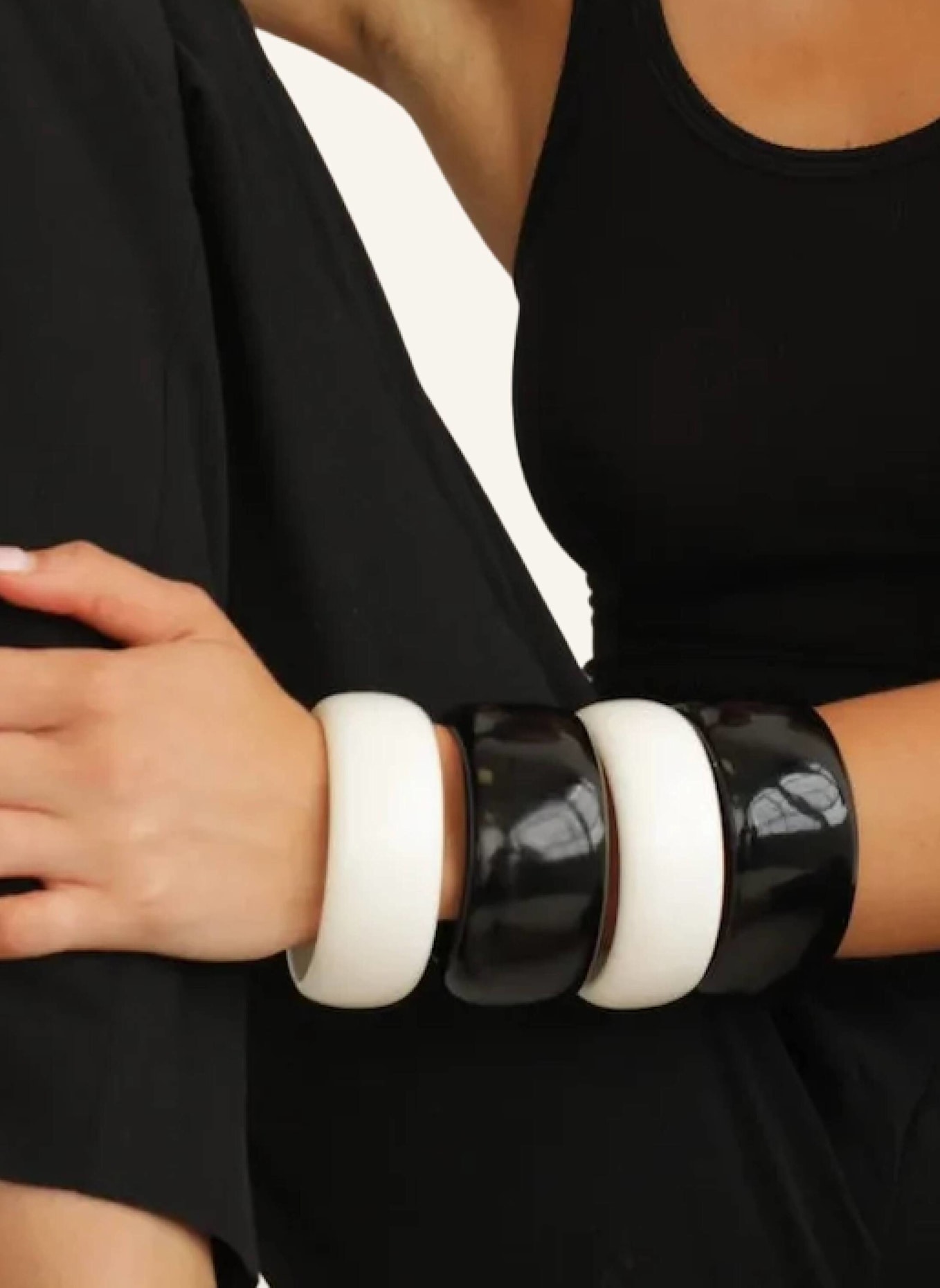 HEAVEN MAYHEM Armreifen LUNA BANGLE by GLAMBOU: SCHWARZ