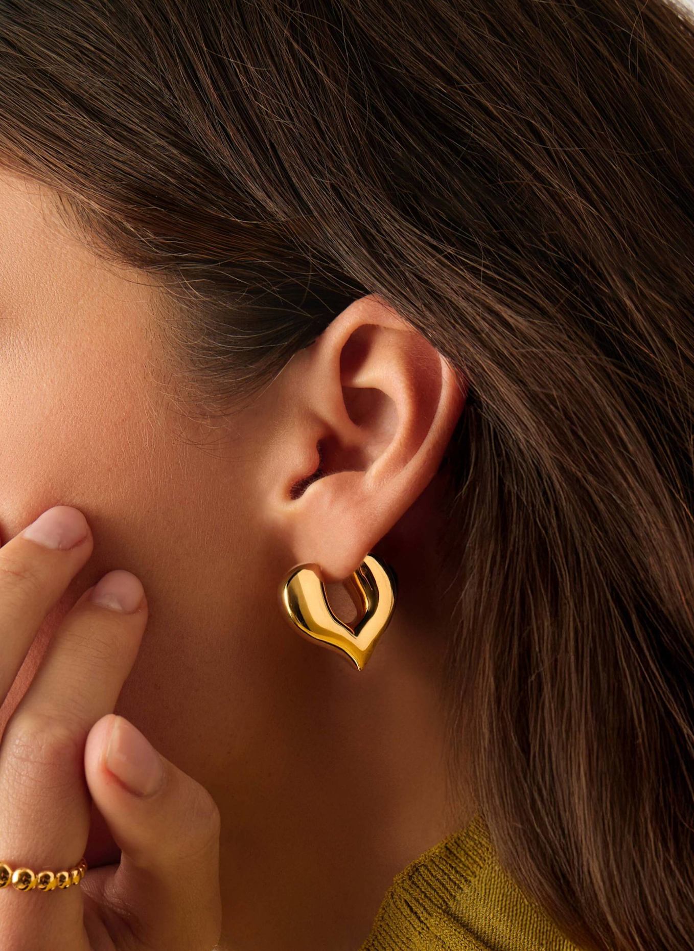 MISSOMA Creolen MOLTEN HEART MEDIUM HOOP EARRINGS by GLAMBOU: GOLD