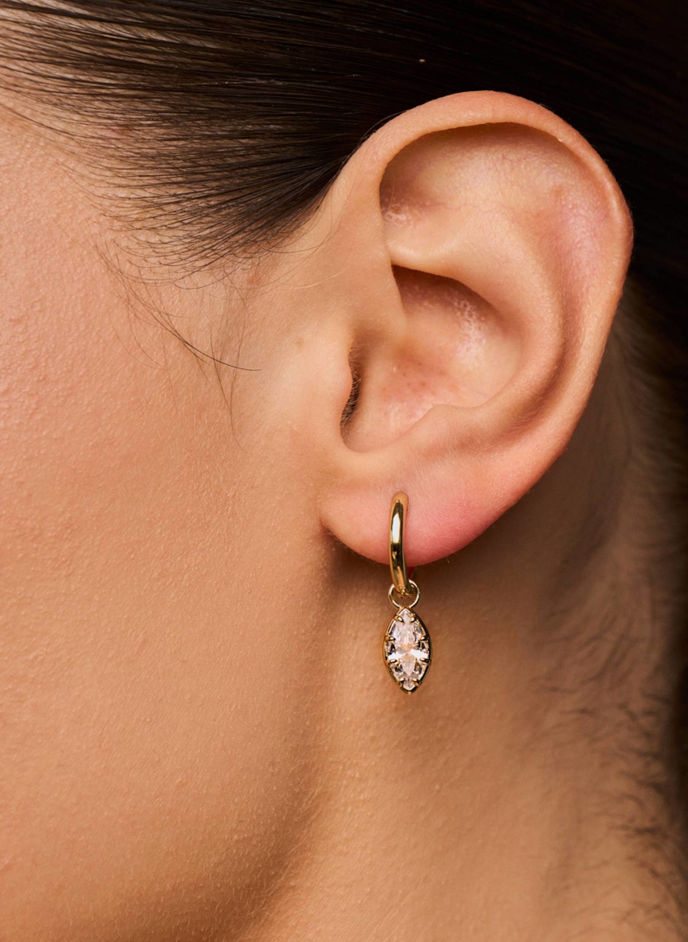 Lili Claspe Creolen ESTELLE MARQUISE DROPS HUGGIES by GLAMBOU: GOLD