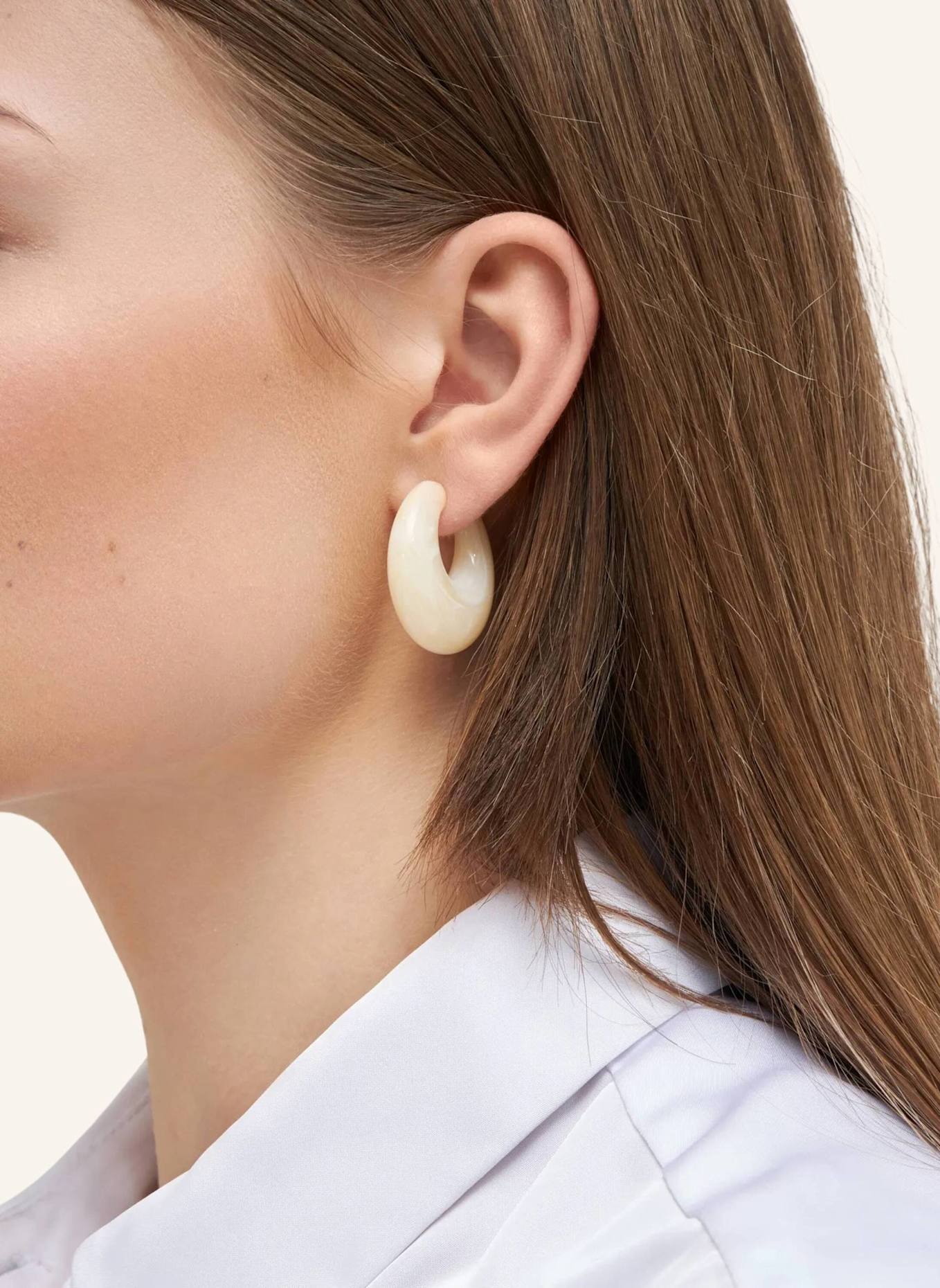 VANESSA BARONI Creolen MOON EARRING LATTE MARBLE by GLAMBOU: GOLD