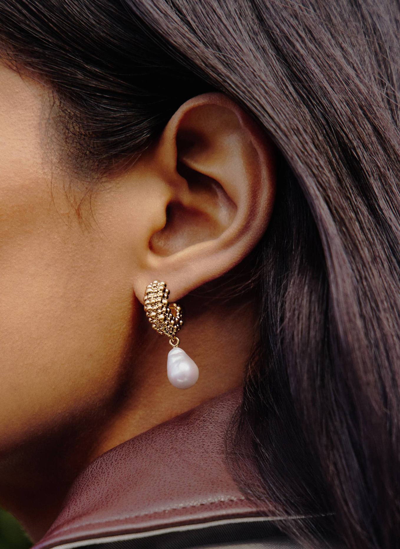 MISSOMA Creolen PEARL BAYA SMALL HOOP DROP EARRINGS by GLAMBOU: GOLD