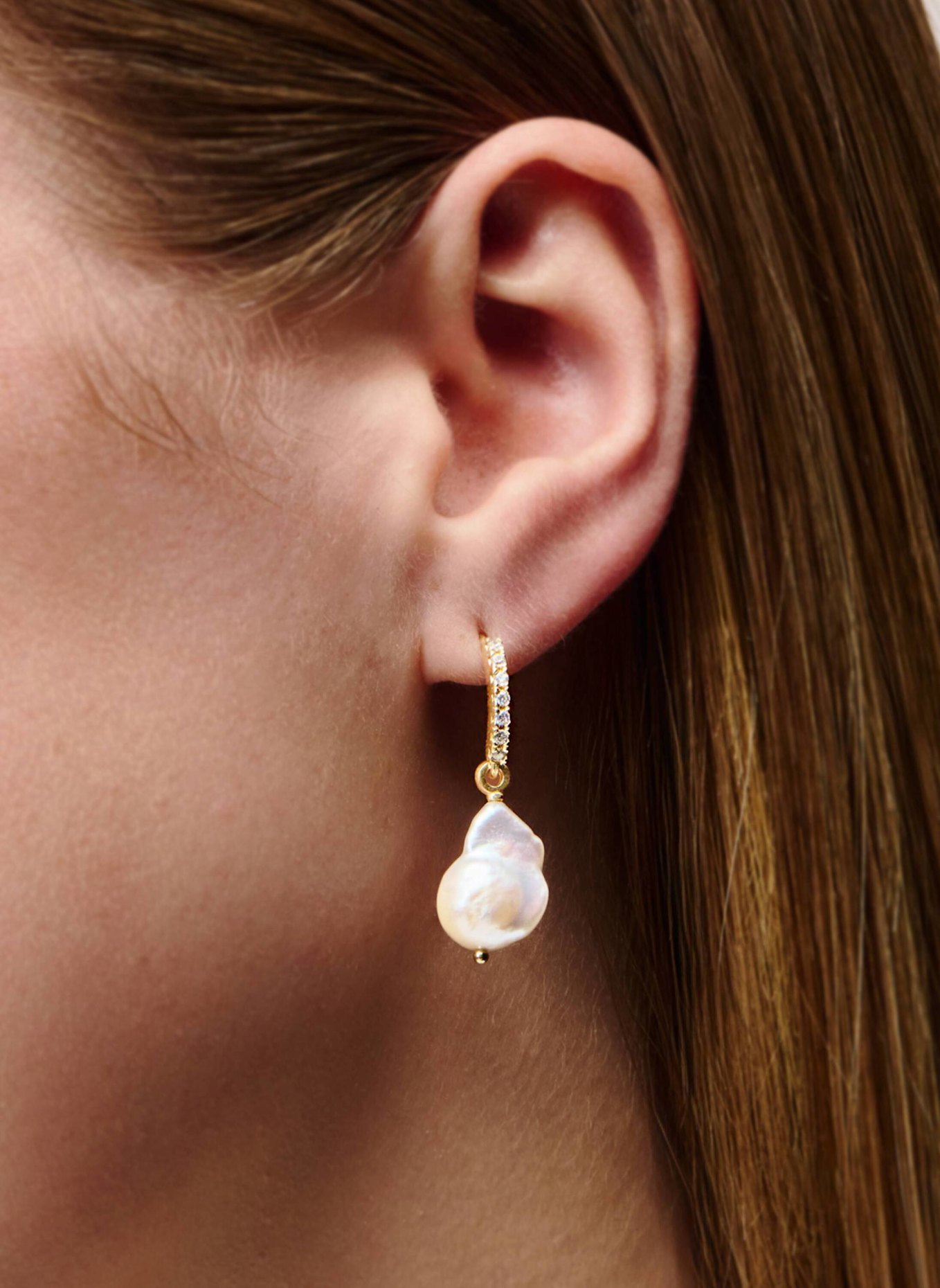 Pompidou Ohrhänger SELENE PEARL by GLAMBOU: GOLD