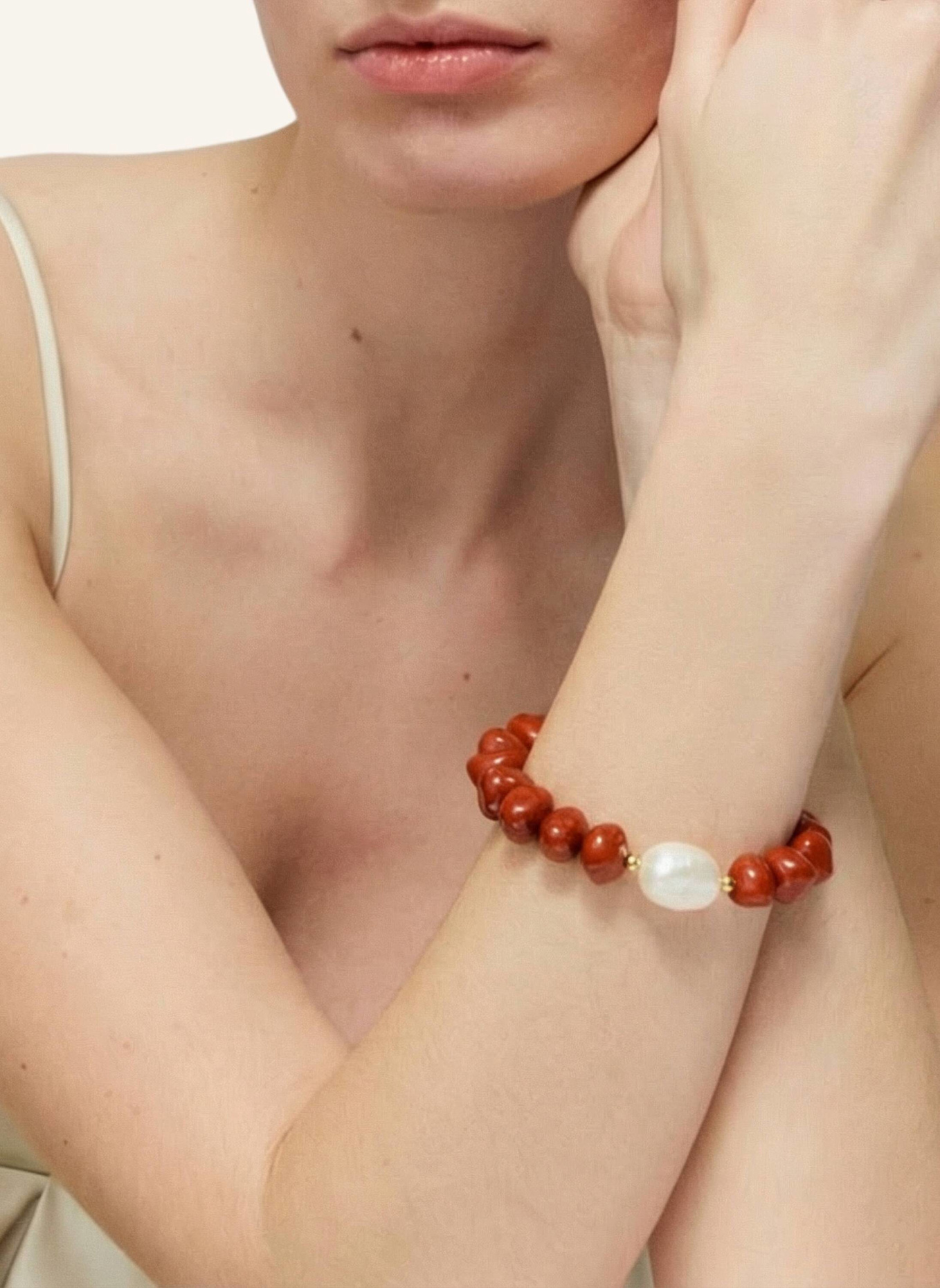 VANESSA BARONI Armbänder BEACH STONE FLEX BRACELET CORAL by GLAMBOU: GOLD