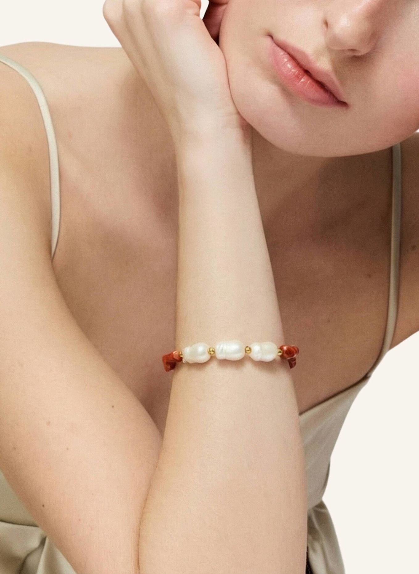 VANESSA BARONI Armbänder BEACH ORGANIC FLEX BRACELET CORAL by GLAMBOU: GOLD