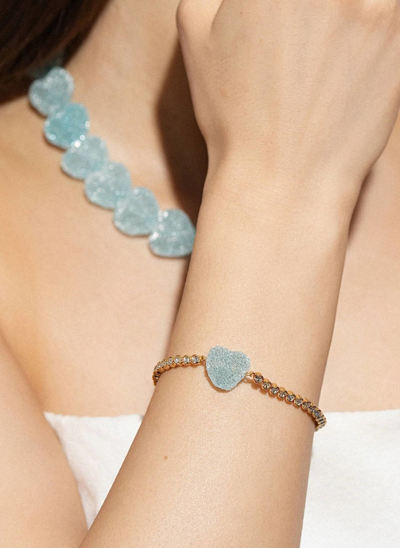 CRYSTAL HAZE Armbänder JELLY HEART TENNIS BRACELET BABY BLUE by GLAMBOU: GOLD