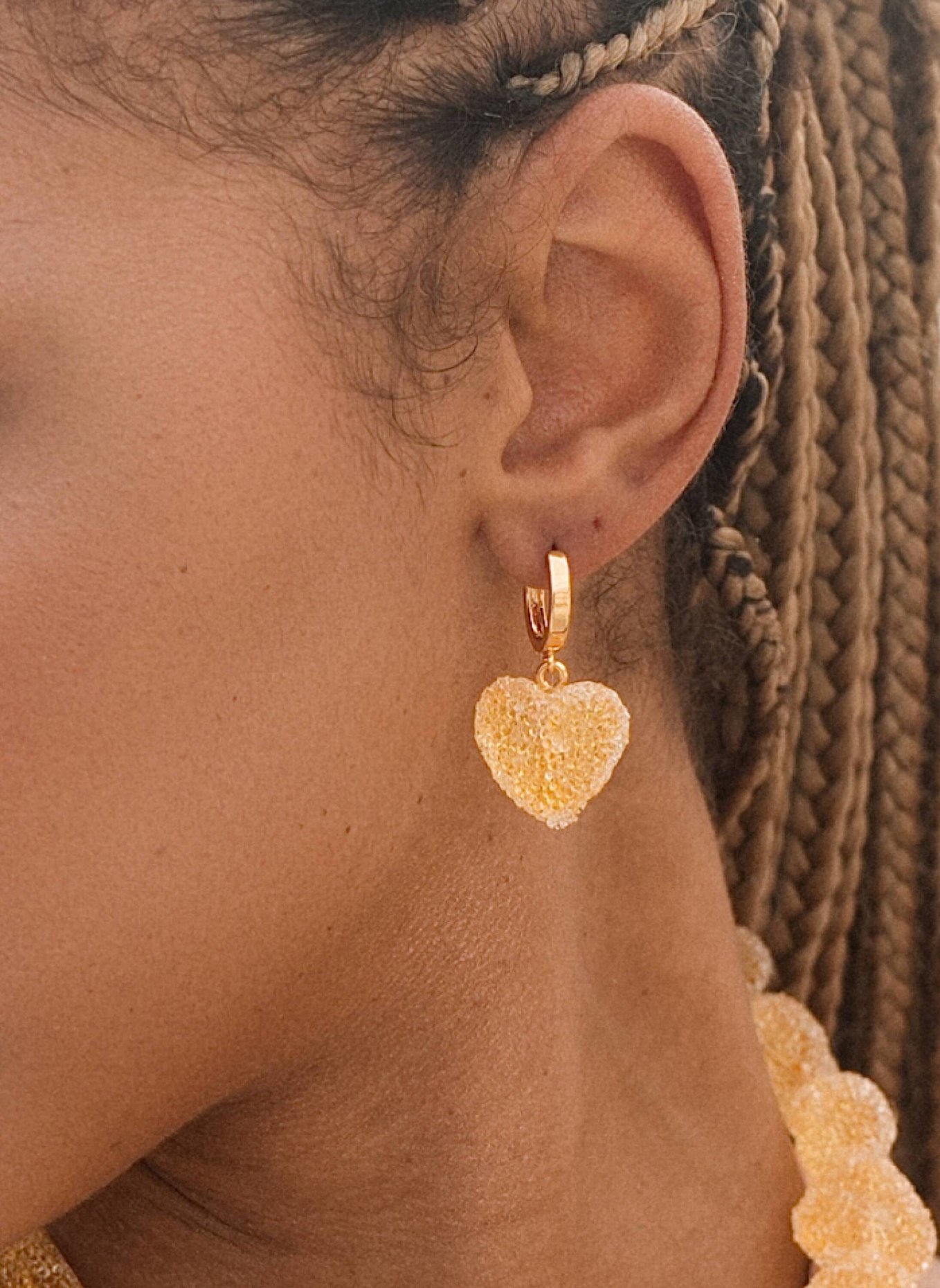 CRYSTAL HAZE Ohrringe MINI JELLY HEARTS HOOPS SUNSHINE ORANGE by GLAMBOU: GOLD