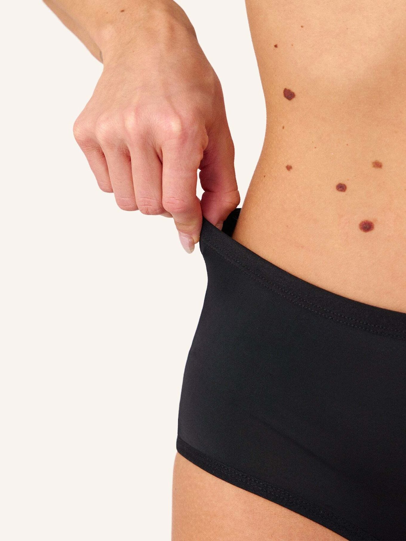 SNOCKS Perioden High Waist Slip STRONG: SCHWARZ