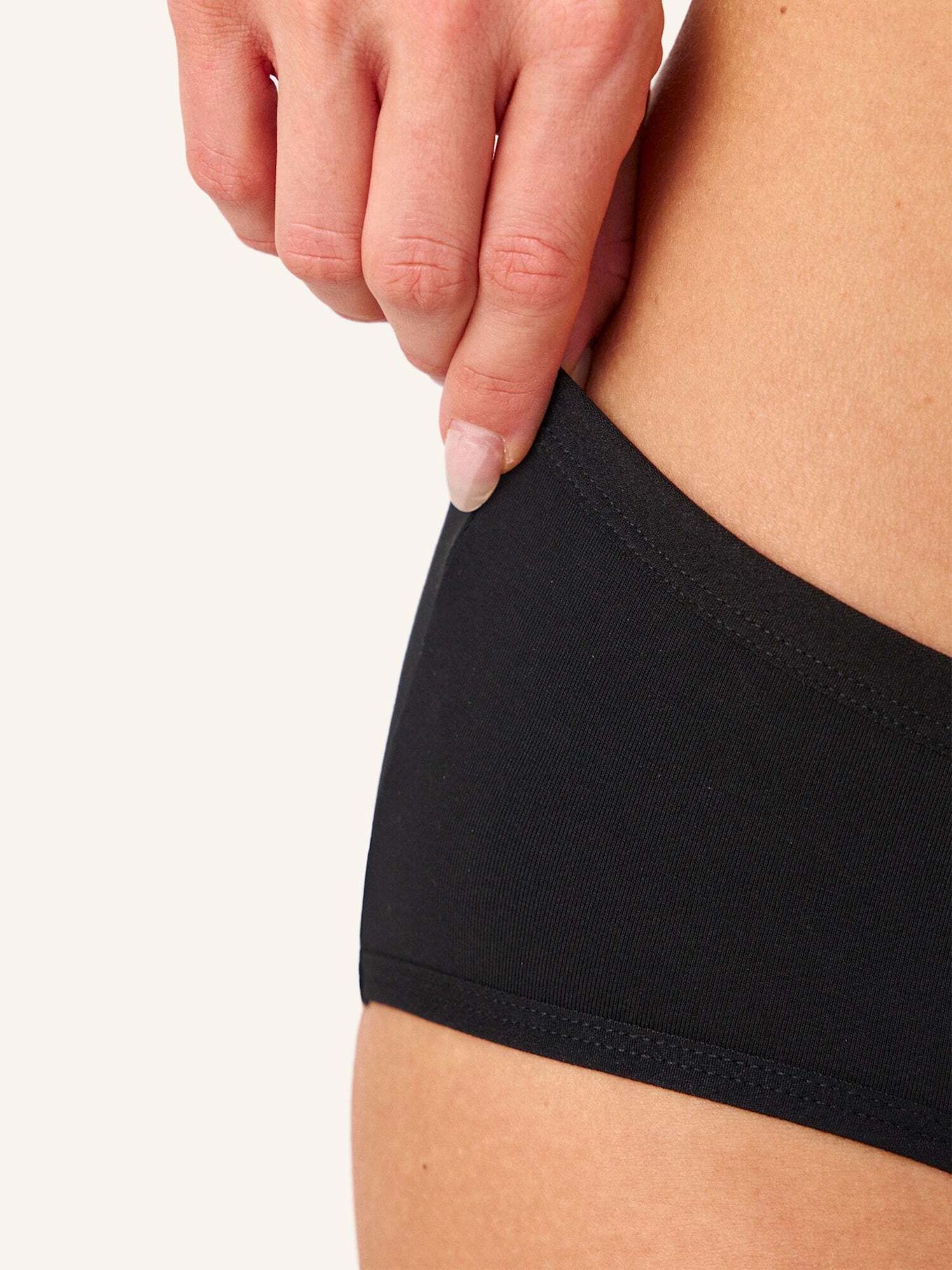 SNOCKS Perioden Hipster Panty STRONG: SCHWARZ