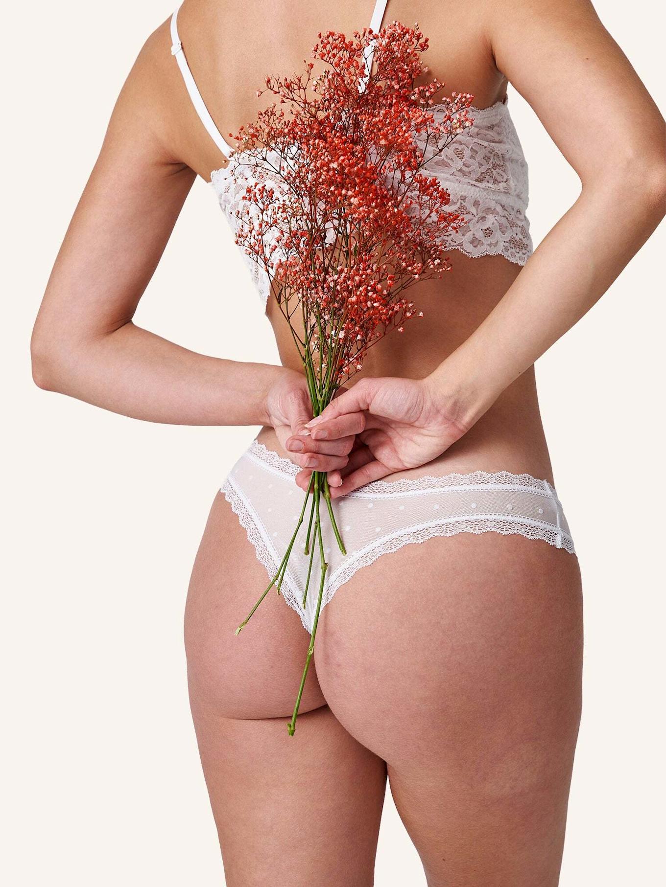 SNOCKS Tangas mit Spitze love: WEISS