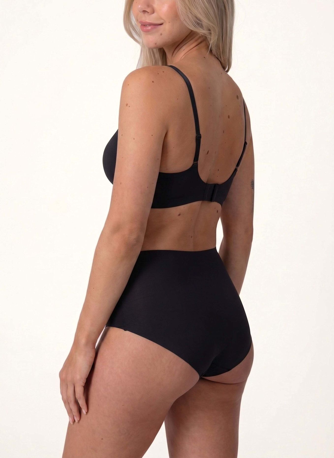 SNOCKS Microfiber High Waist Seamless Hipster: SCHWARZ