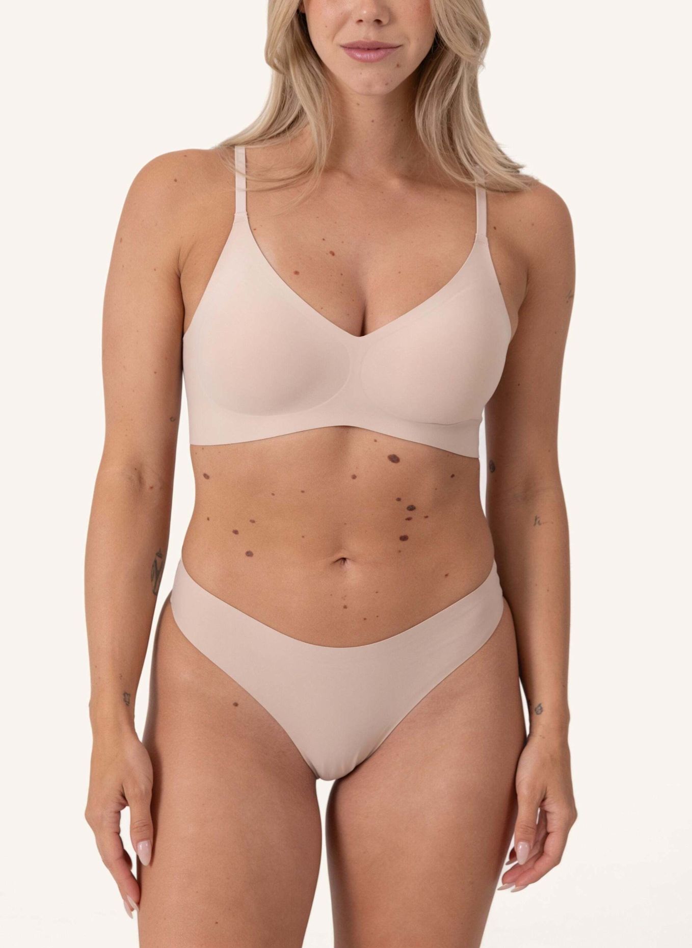 SNOCKS Microfiber Seamless Tanga: BEIGE