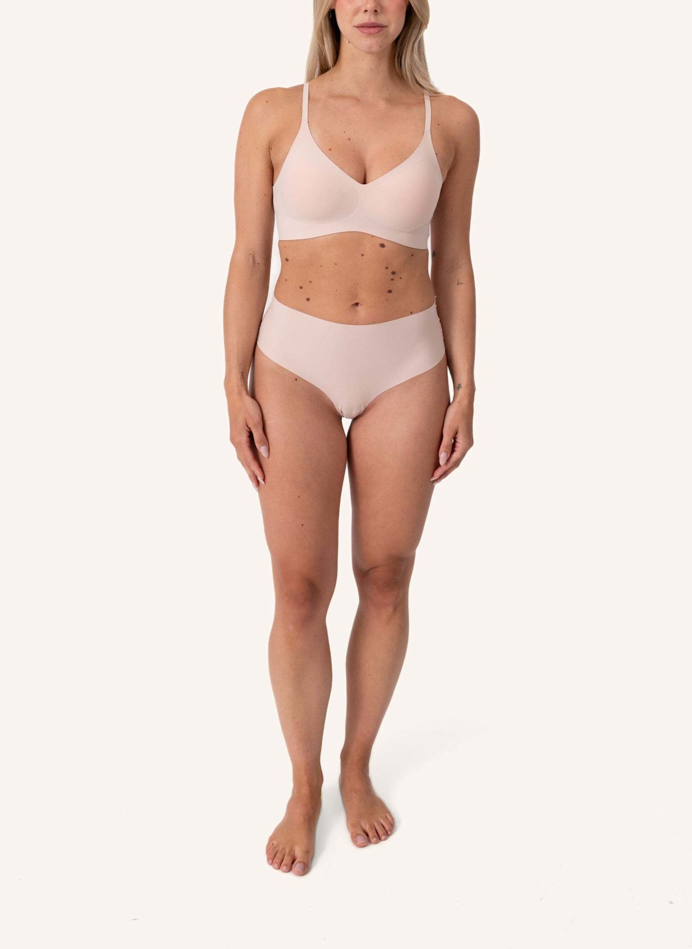 SNOCKS Microfiber High Waist Seamless Tanga: BEIGE