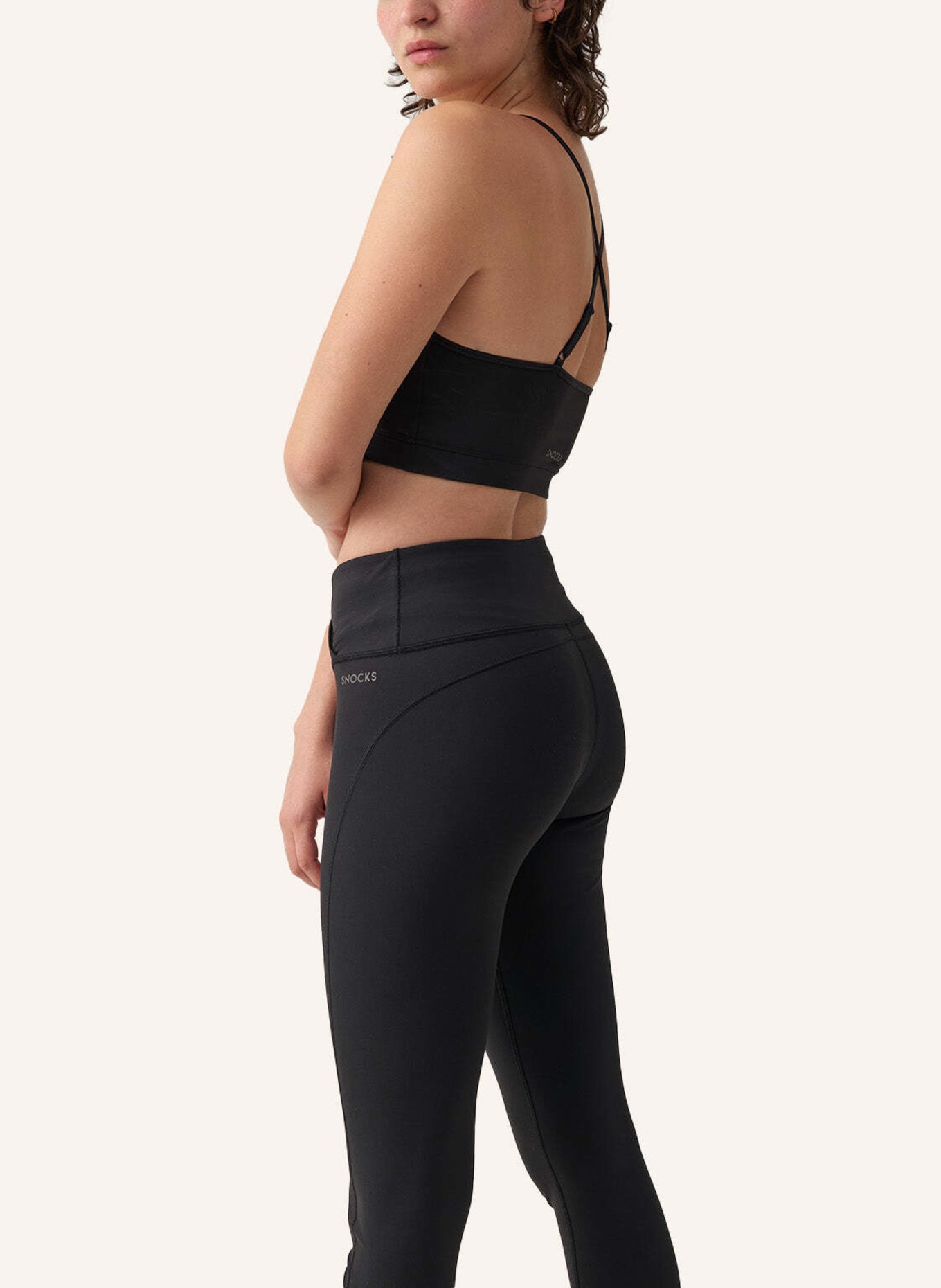 SNOCKS High Waist Leggings V Cross, Farbe: SCHWARZ (Bild 2)