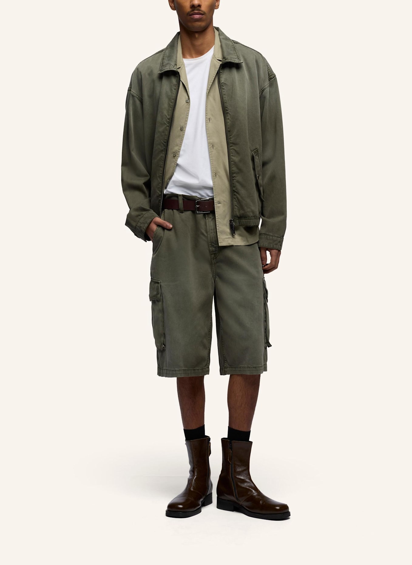 7 for all mankind Shorts WIDE CARGO: GRÜN