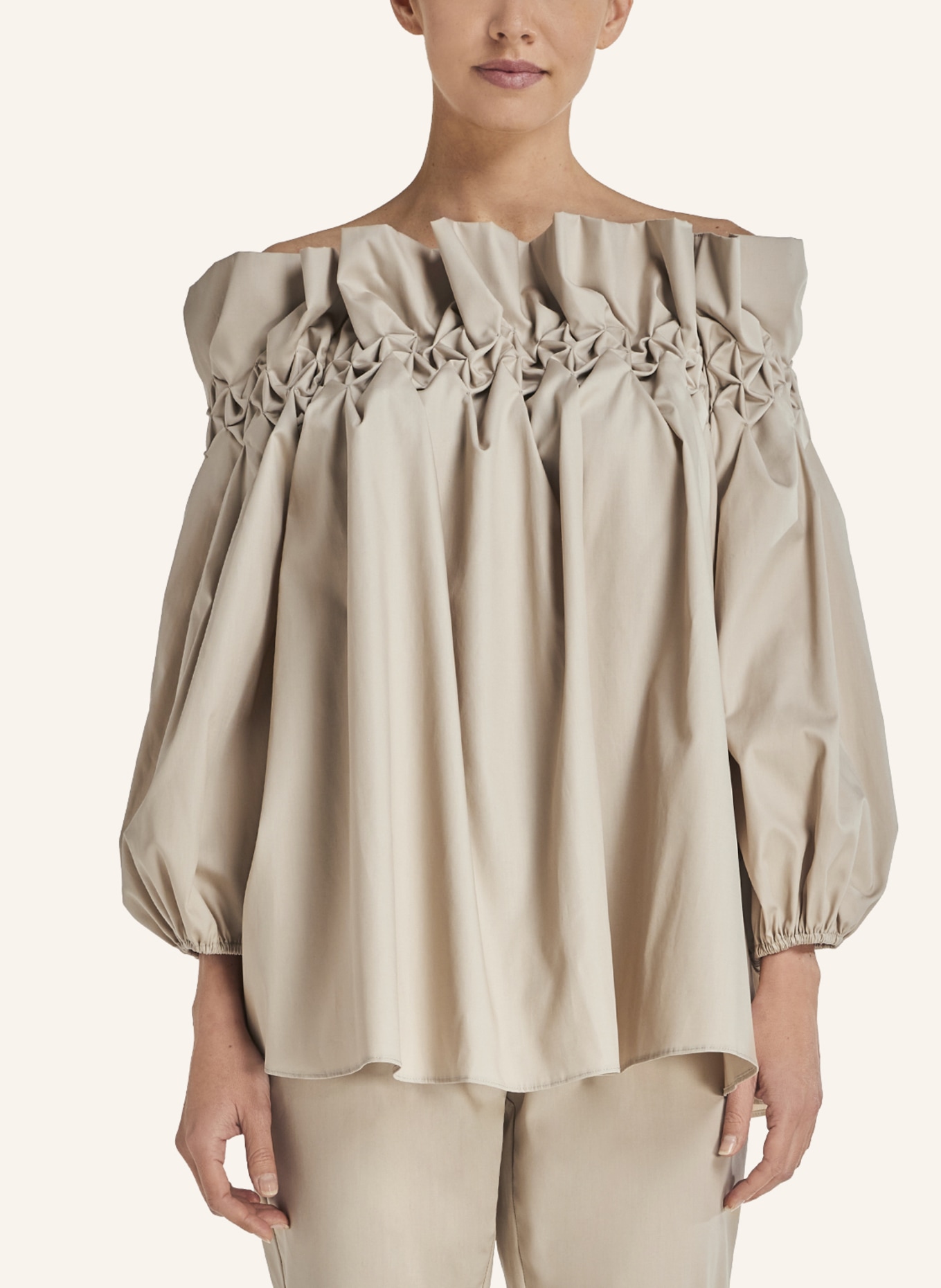 ARMARGENTUM Off-Shoulder Bluse EUPHORIA mit 3/4-Arm, Farbe: TAUPE (Bild 3)