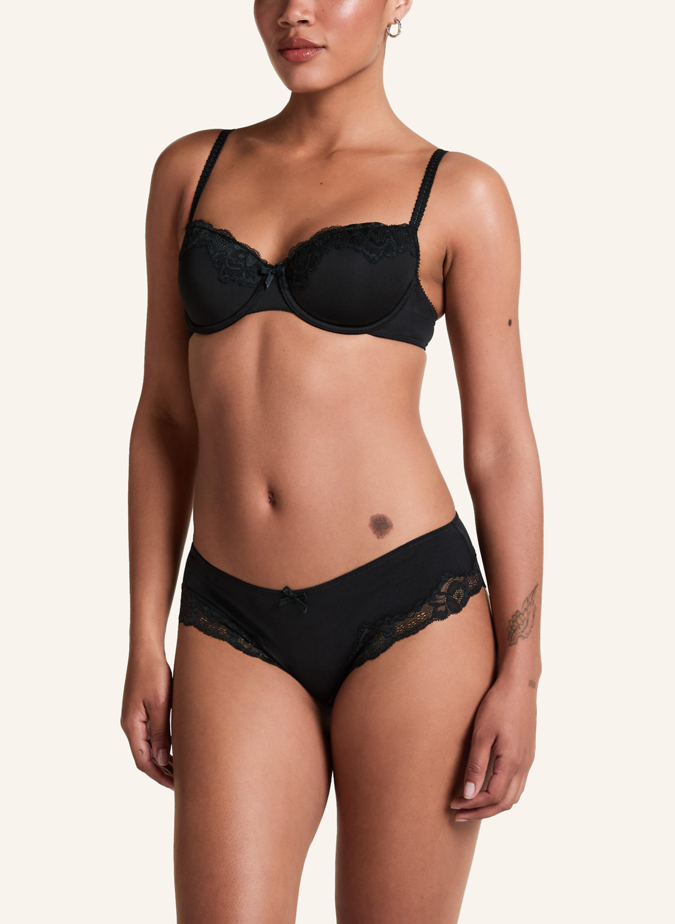 hunkemöller Slip SECRET LACE: SCHWARZ