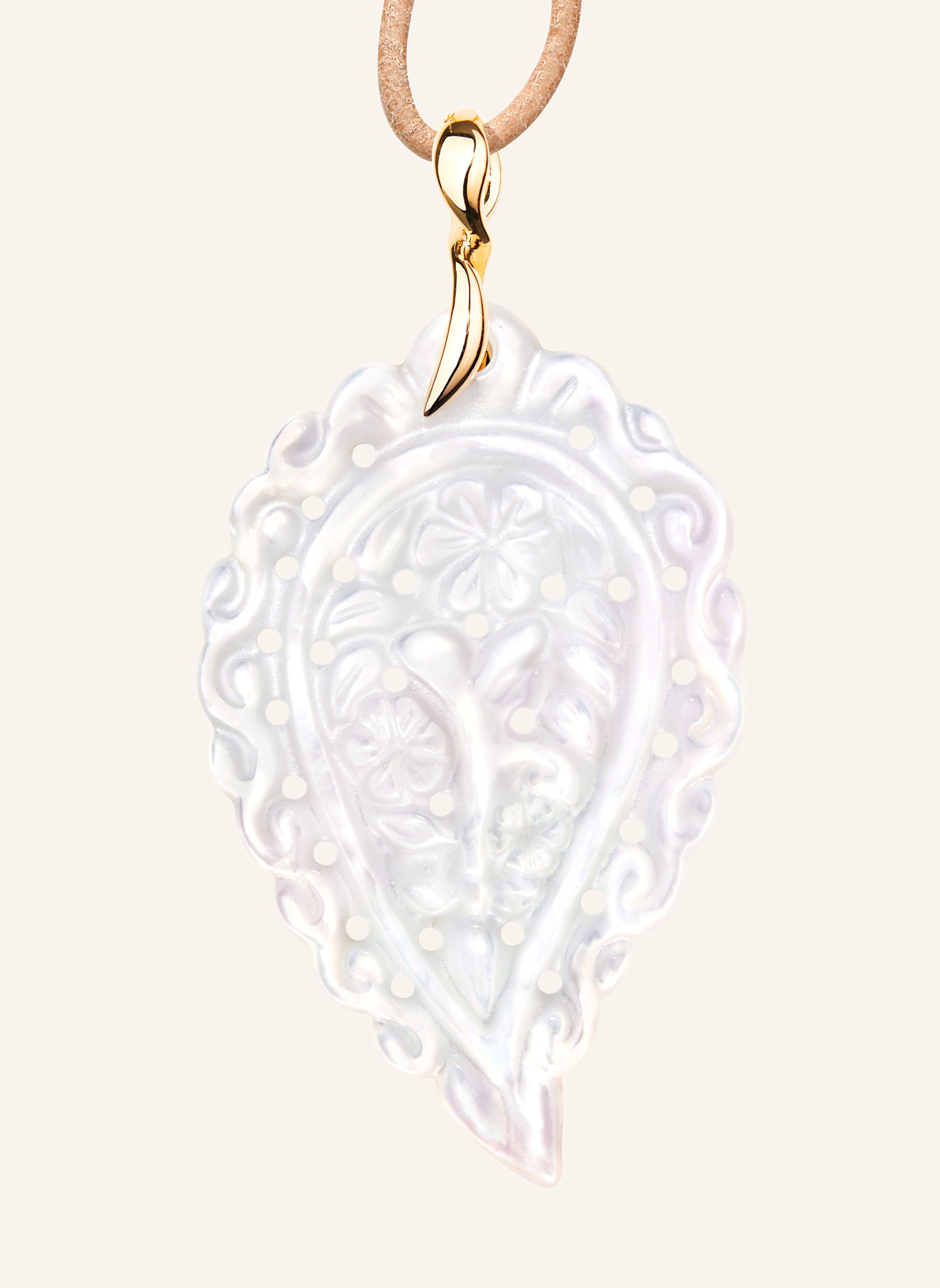 TAMARA COMOLLI Anhänger PENDANT INDIA LARGE MOTHER OF PEARL WHITE aus 18 Karat Gelbgold und Perlmutt: GOLD