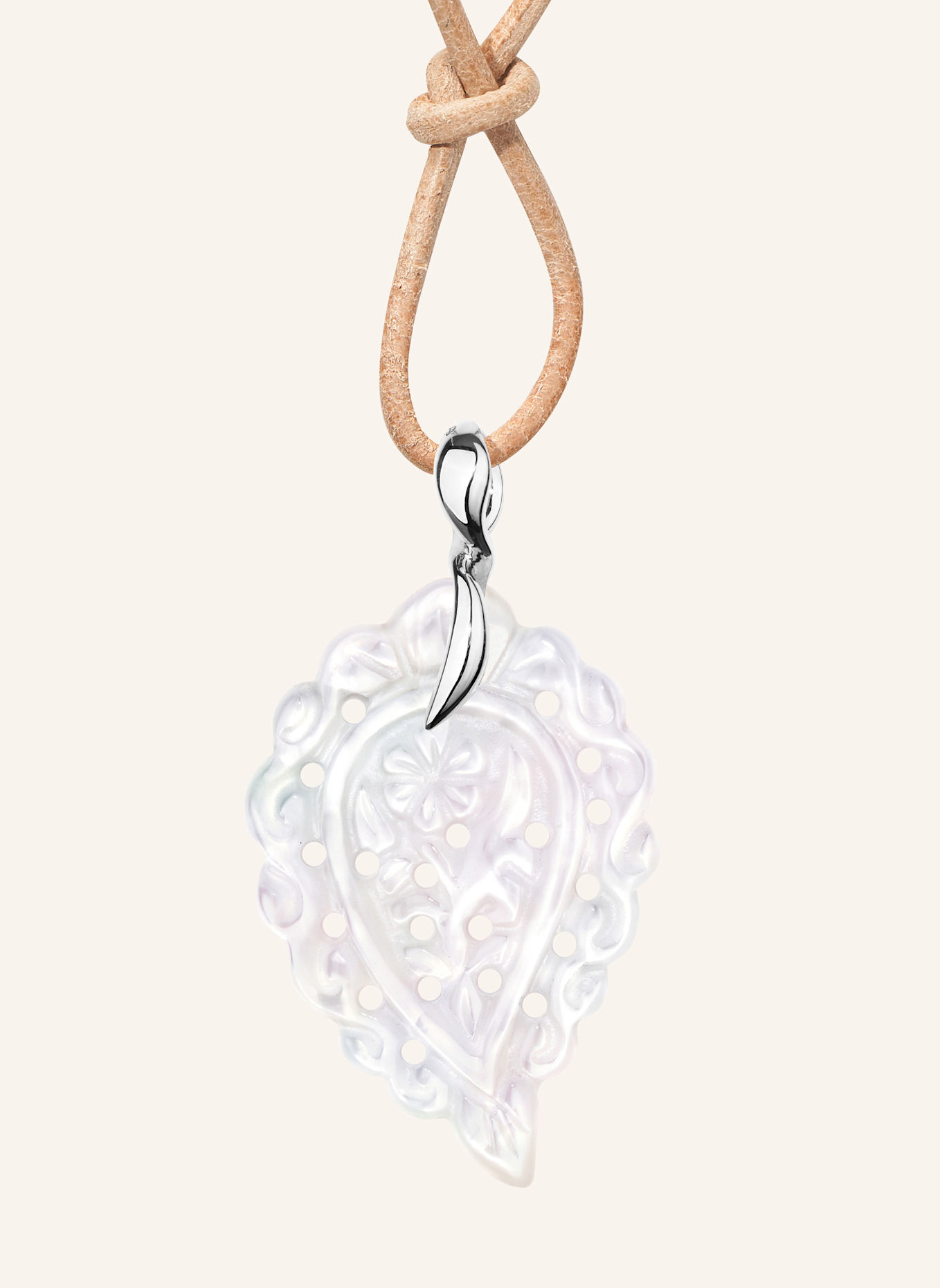 TAMARA COMOLLI Anhänger PENDANT INDIA SMALL MOTHER OF PEARL WHITE aus 18 Karat Weißgold und Perlmutt: WEISSGOLD