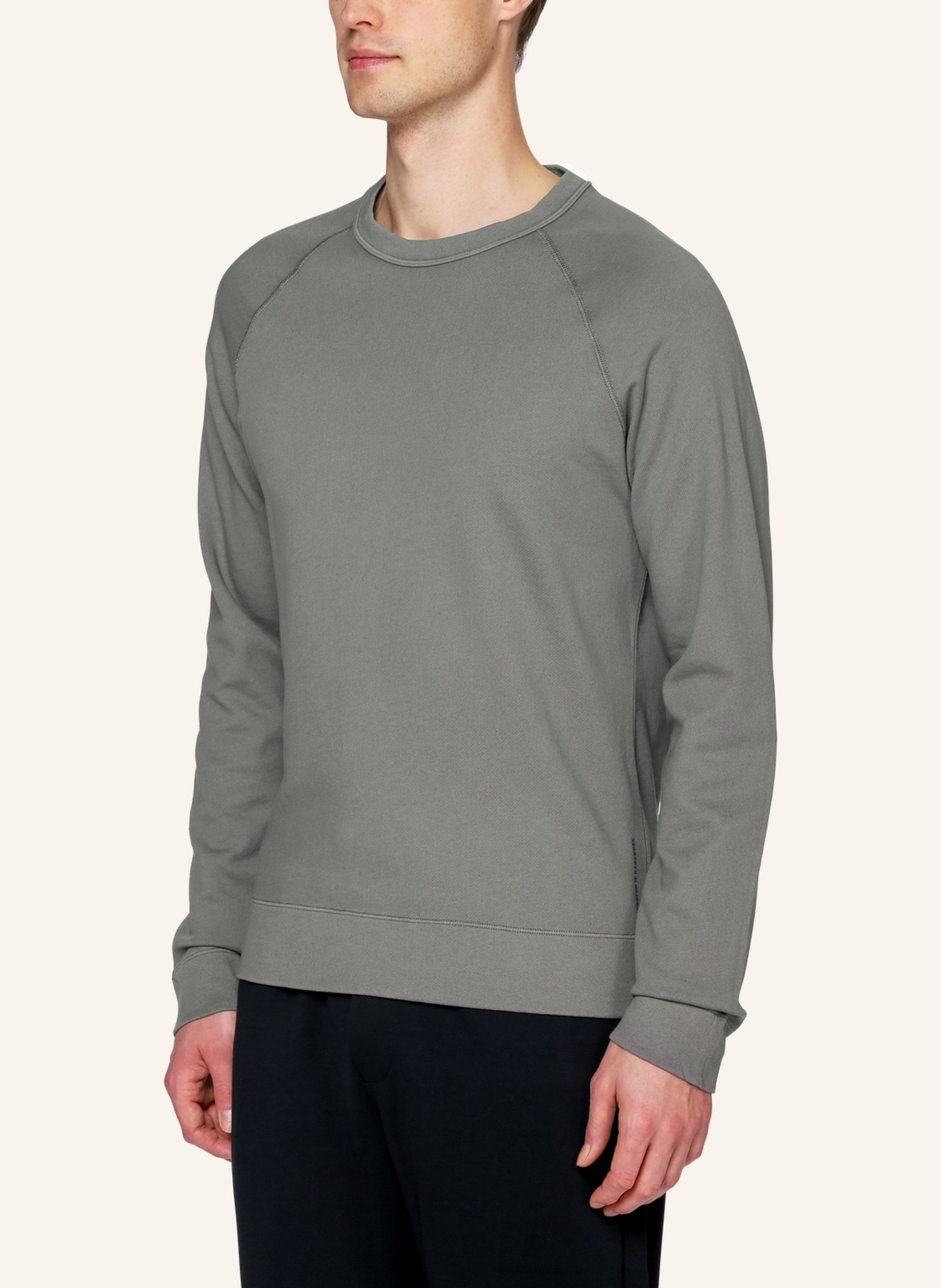 TRUSTED HANDWORK Round Neck 1/1-Sleeve Sweatshirt with Raglan, Farbe: GRAU (Bild 7)