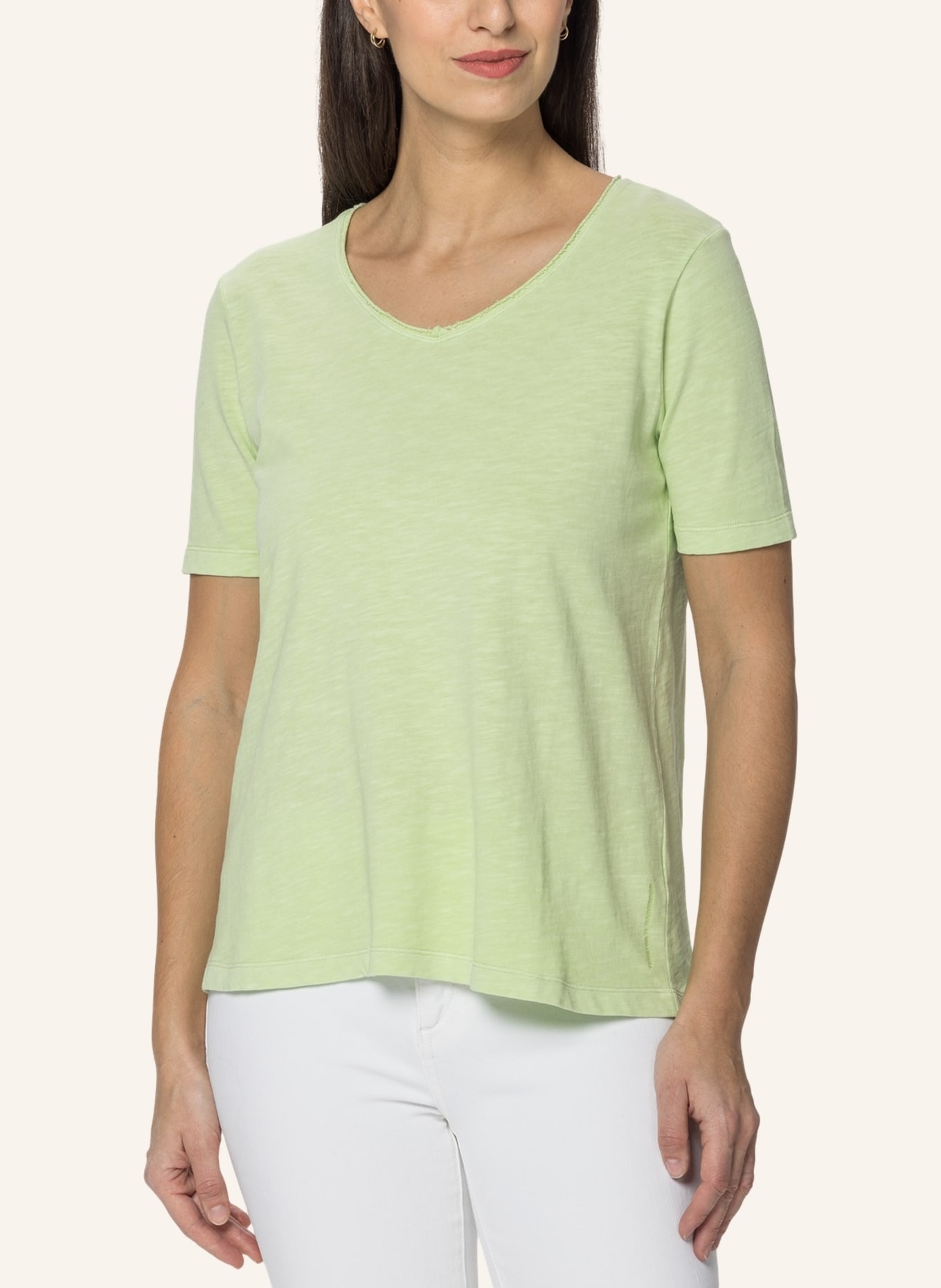 TRUSTED HANDWORK V-Neck 3/4-Sleeve T-Shirt with Open Edge, Farbe: GRÜN (Bild 6)