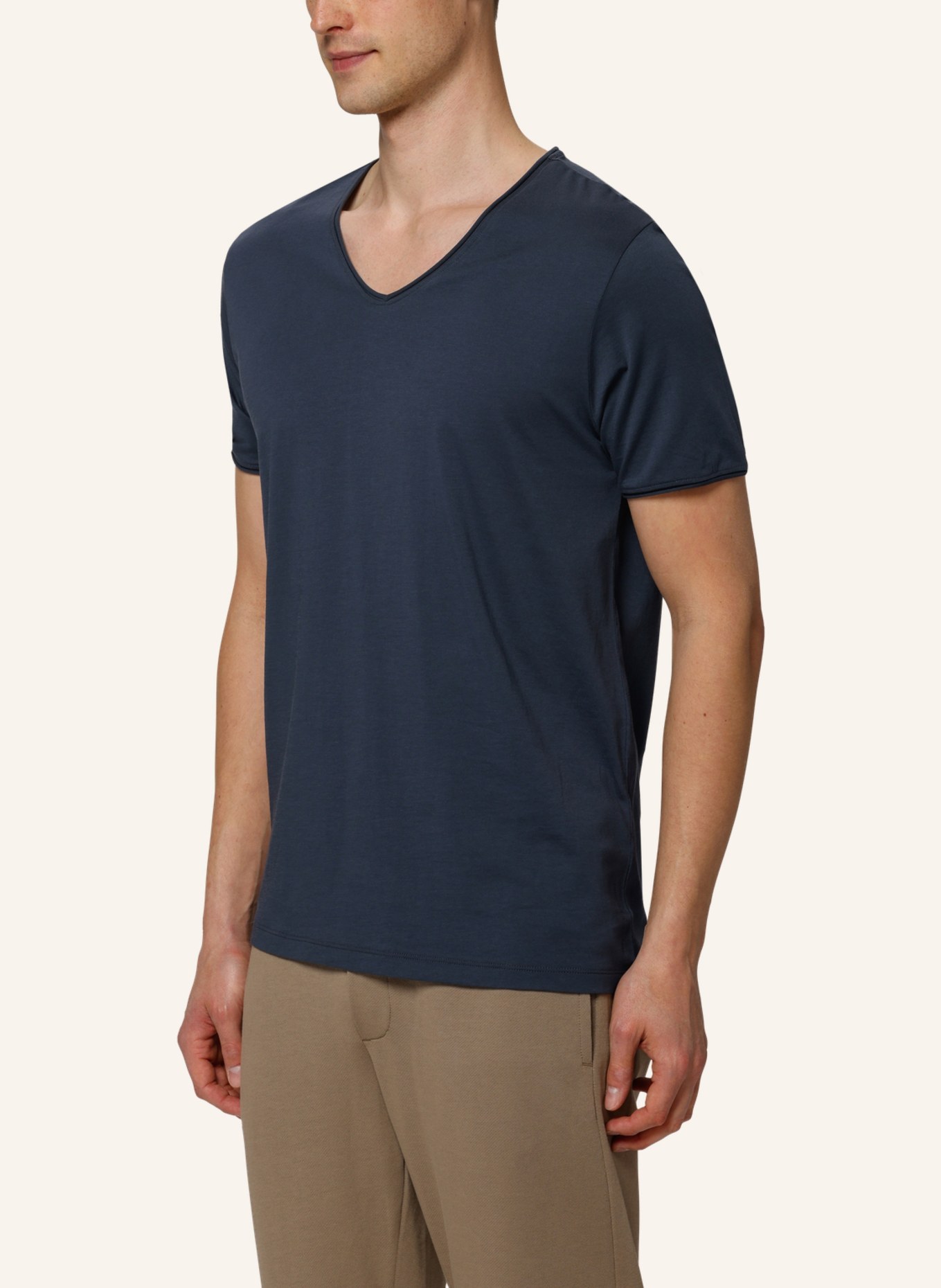 TRUSTED HANDWORK V Neck 1/2-Sleeve T-Shirt with Roll Edge, Farbe: BLAU (Bild 5)