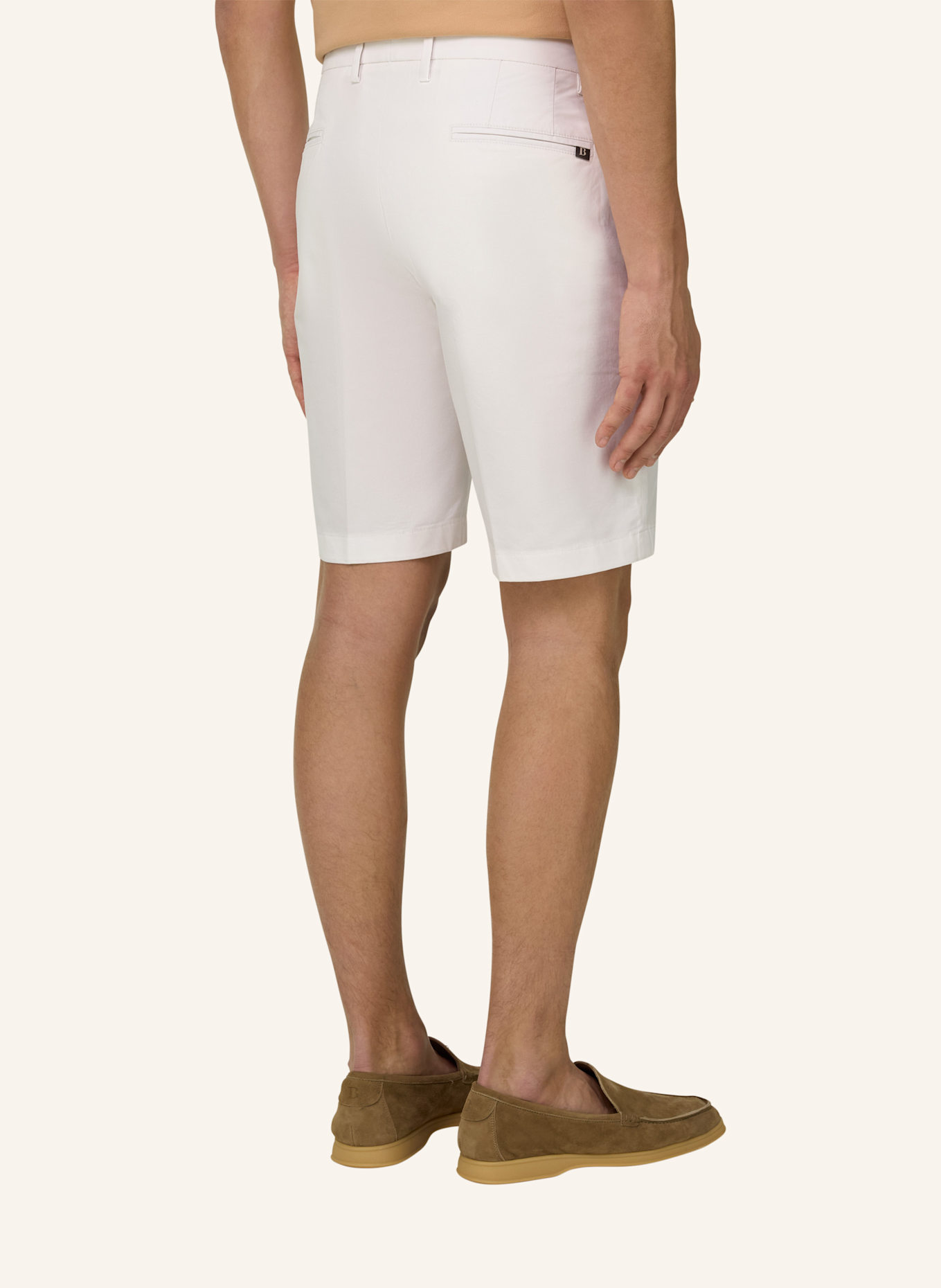 BOGGI MILANO Bermudahose: WEISS