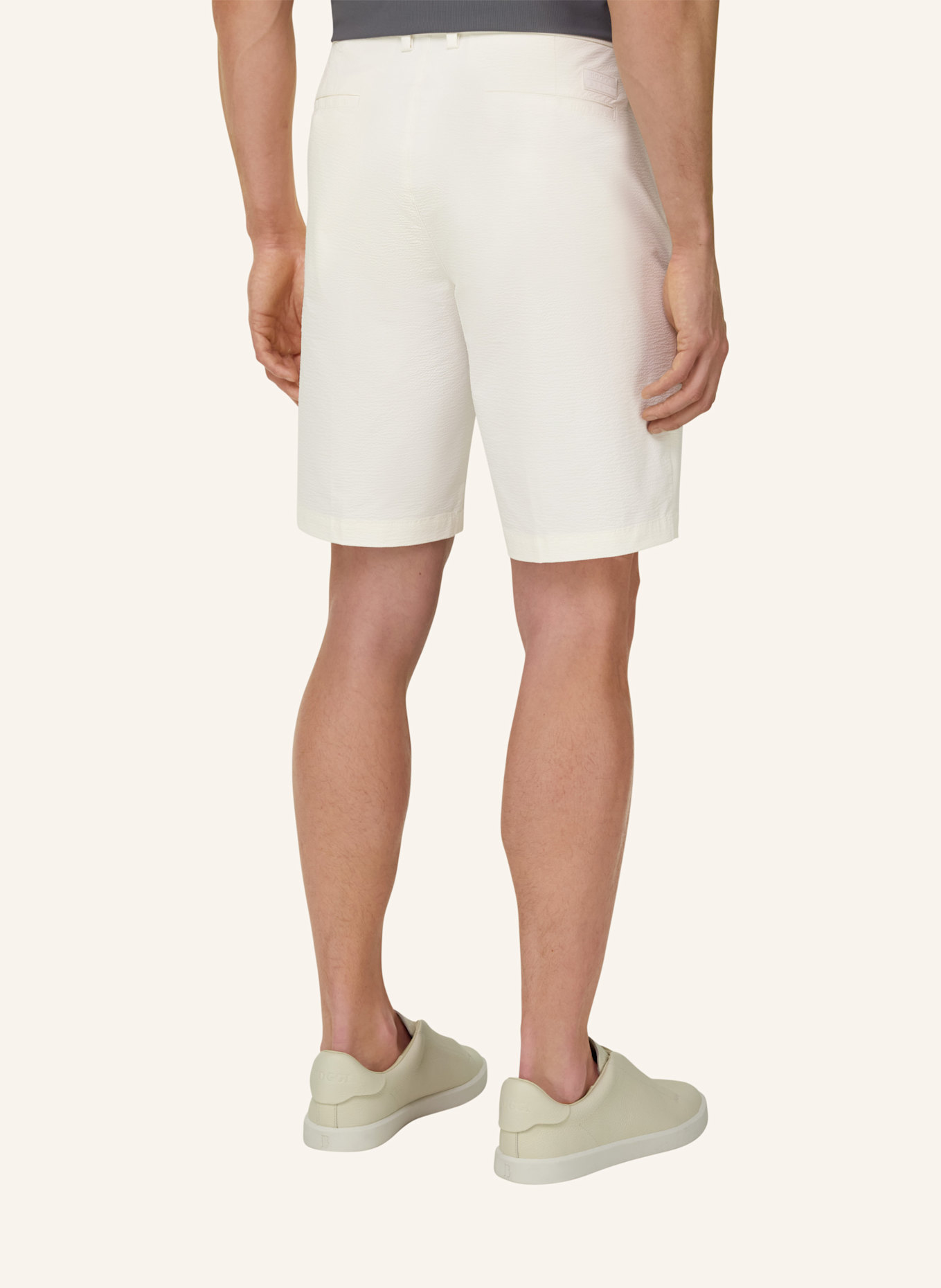 BOGGI MILANO Bermudahose: WEISS