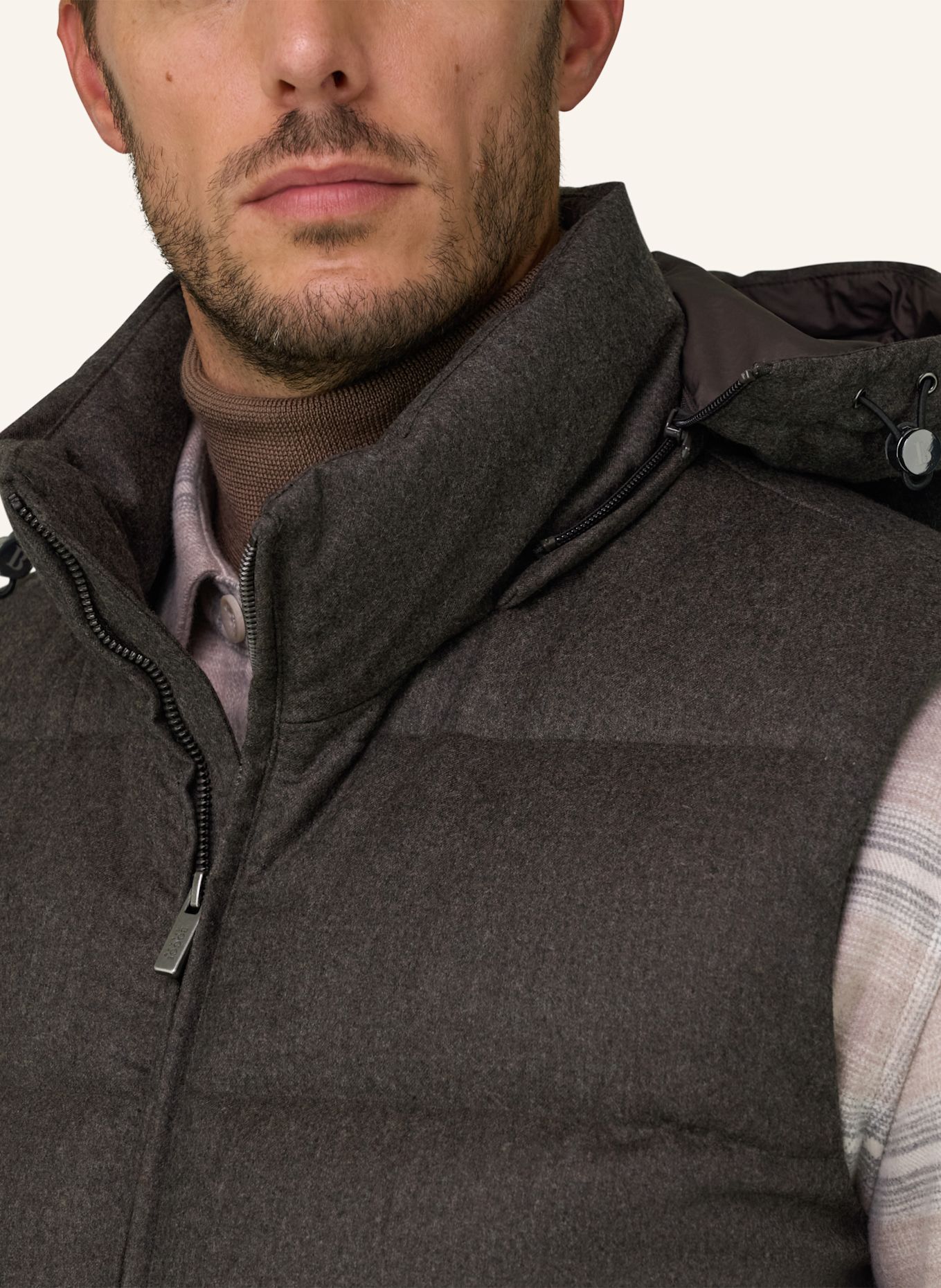 BOGGI MILANO Daunenweste aus Cashmere: BRAUN