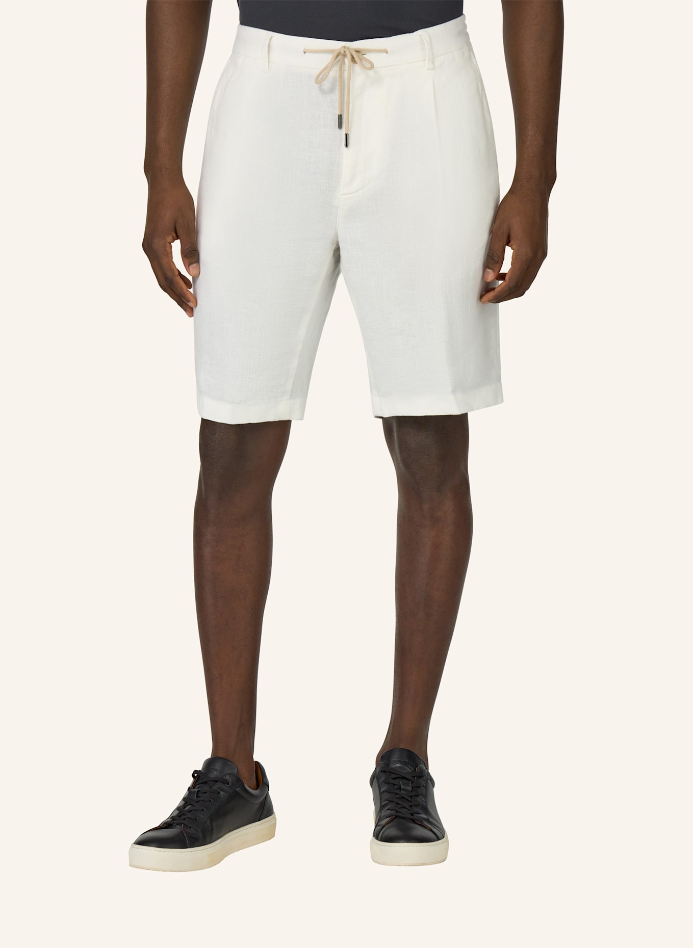 BOGGI MILANO Leinenshorts: WEISS